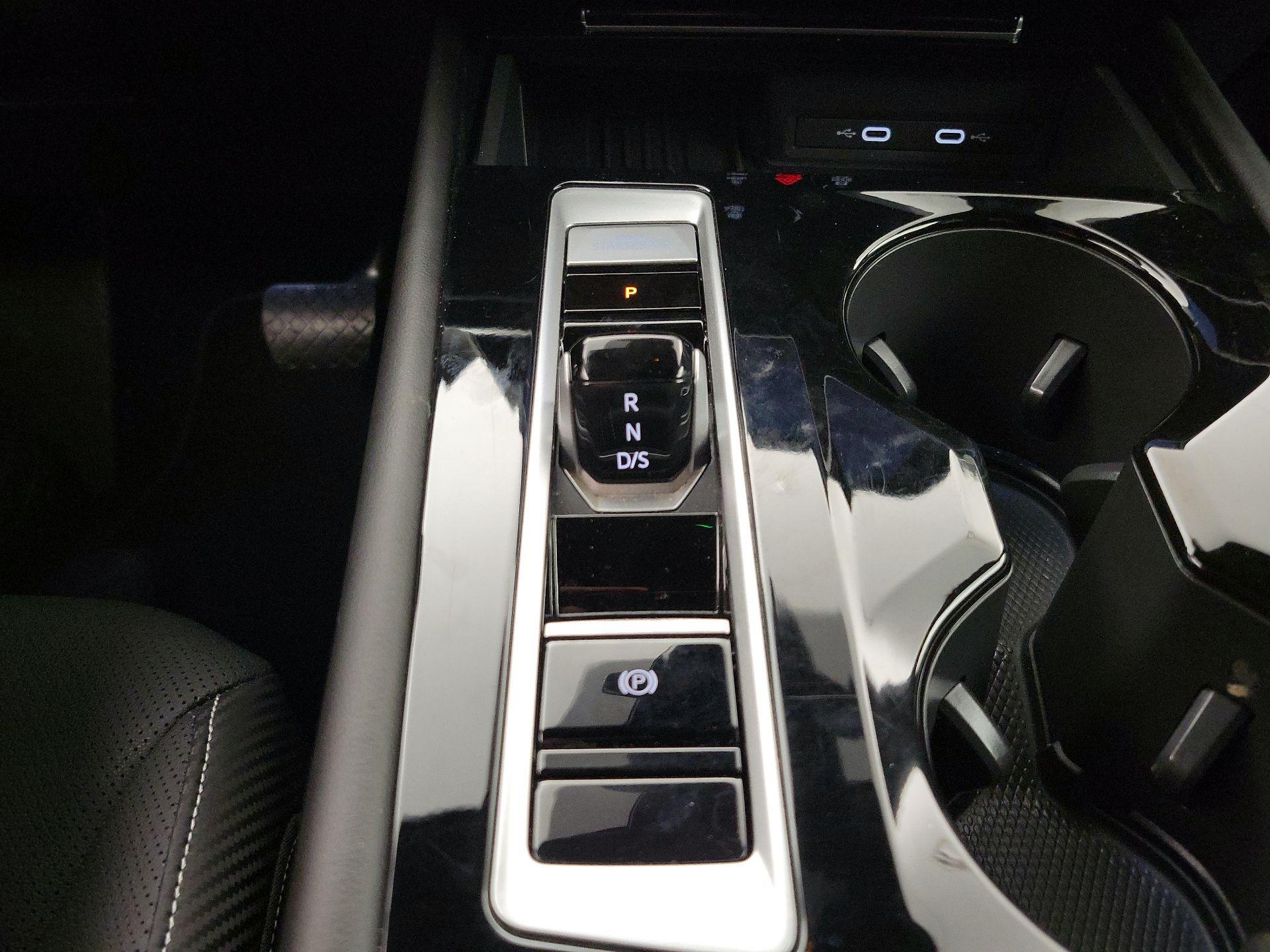 Thumbnail: 2025 Volkswagen Atlas - 18