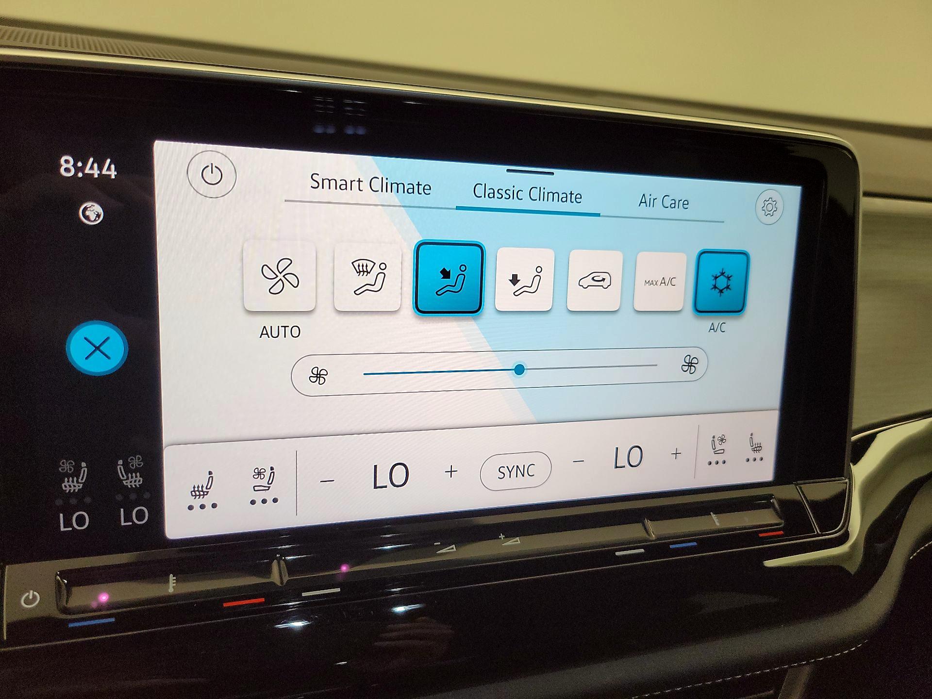 Thumbnail: 2025 Volkswagen Atlas - 16