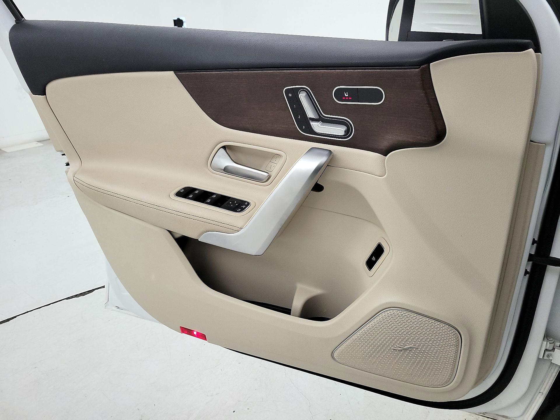 Thumbnail: 2019 Mercedes-Benz A-Class - 12