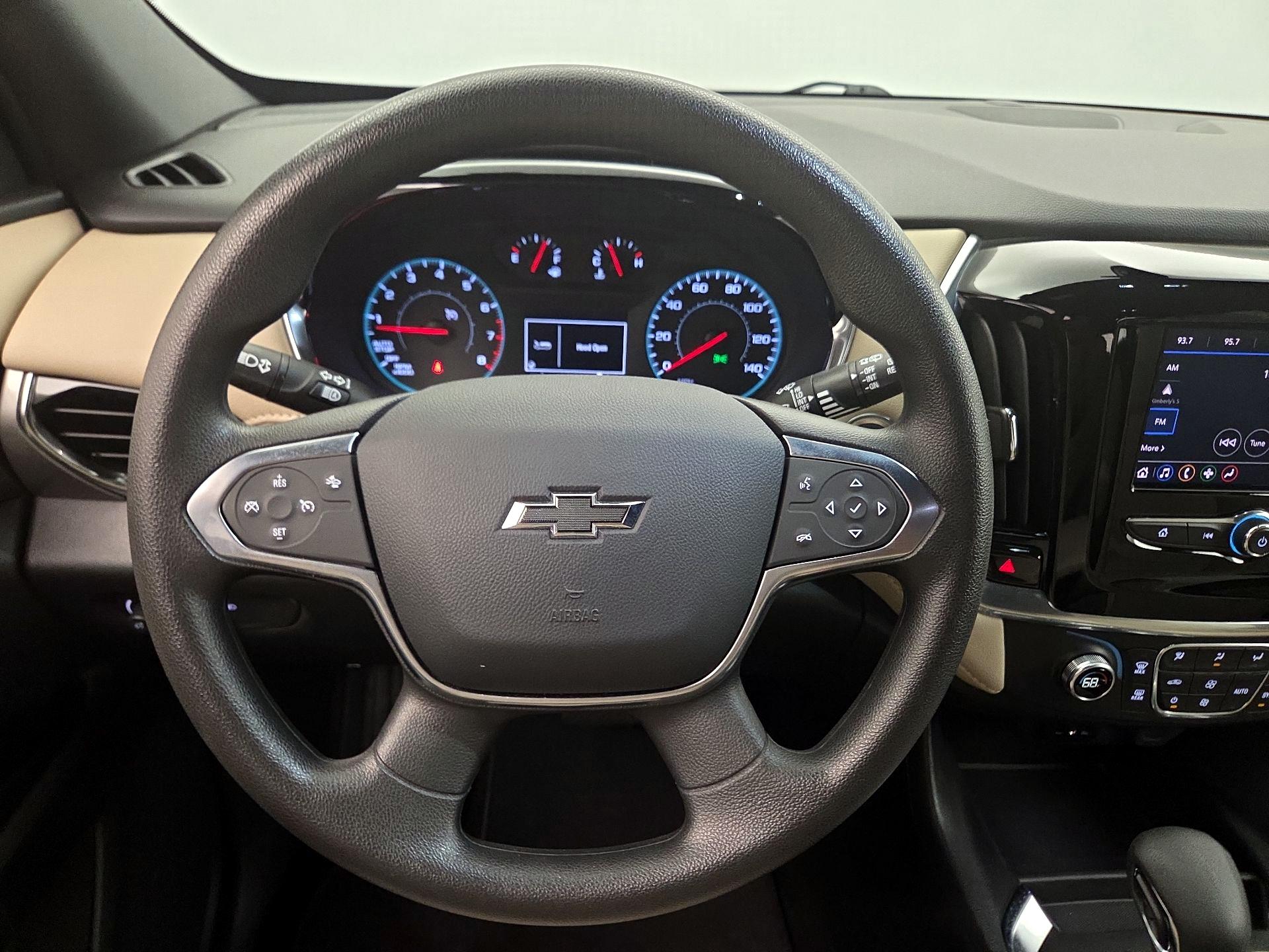 Thumbnail: 2023 Chevrolet Traverse - 10