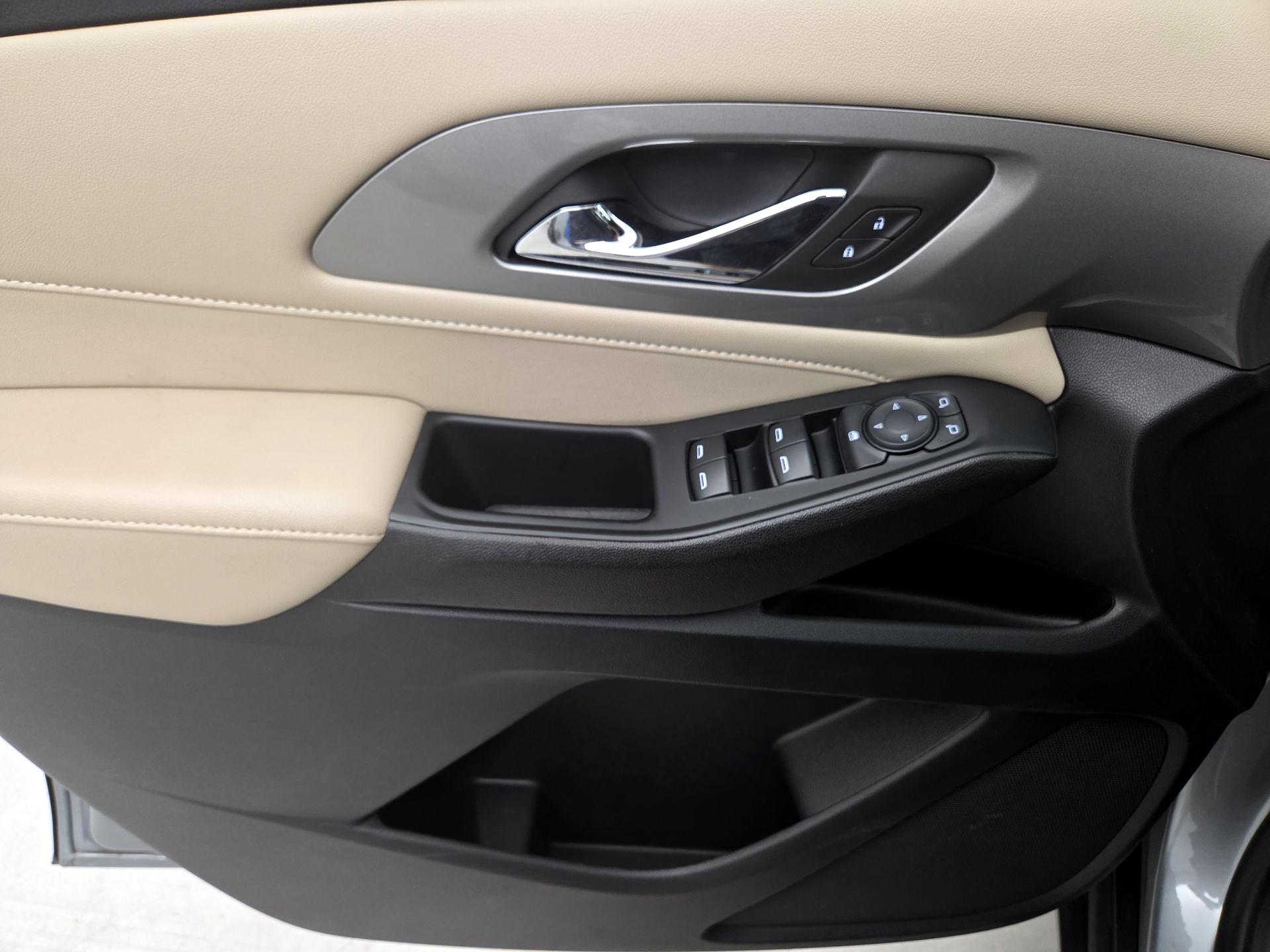 Thumbnail: 2023 Chevrolet Traverse - 12