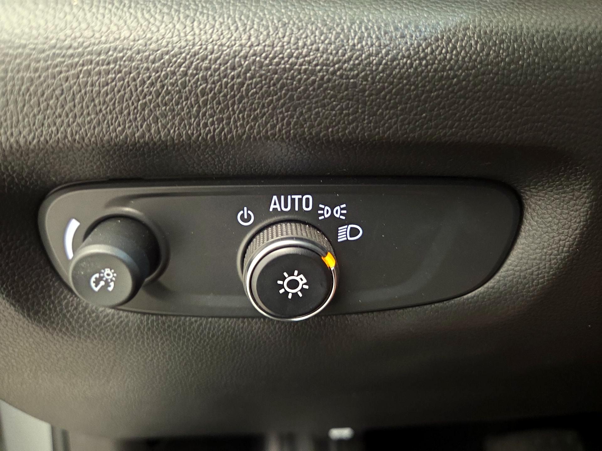 Thumbnail: 2023 Chevrolet Traverse - 13