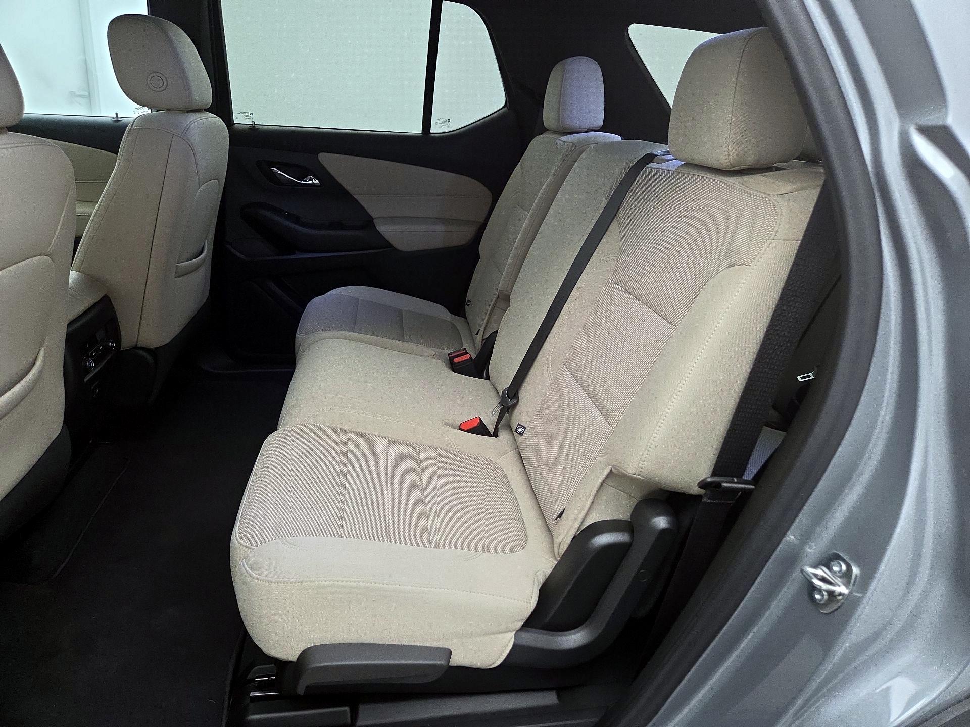 Thumbnail: 2023 Chevrolet Traverse - 19