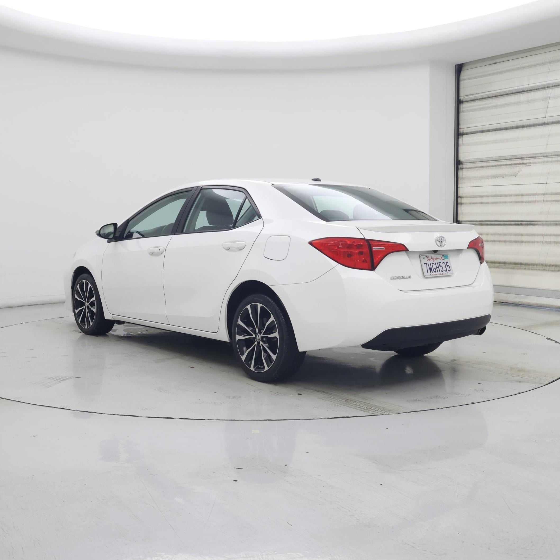 Thumbnail: 2017 Toyota Corolla - 2