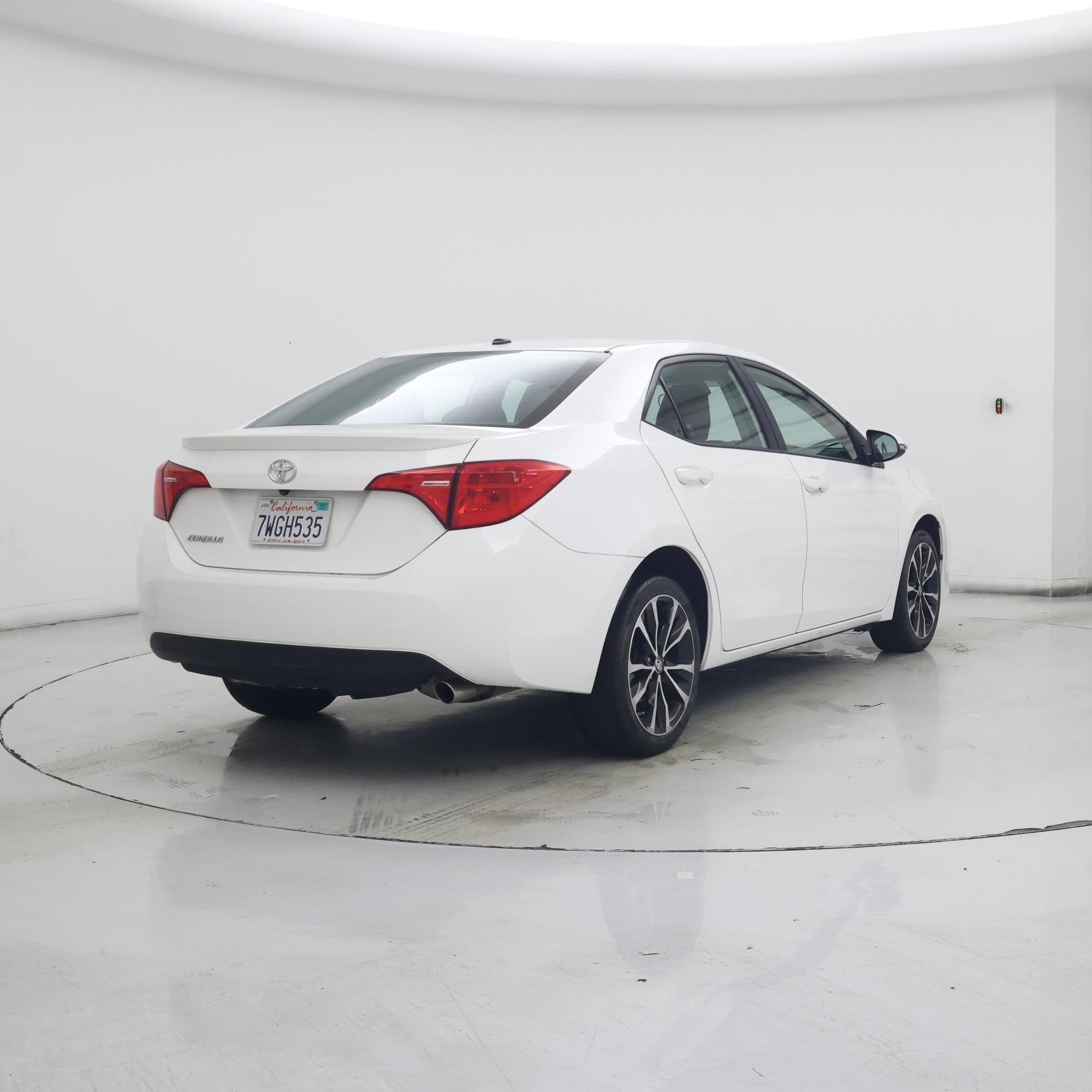 Thumbnail: 2017 Toyota Corolla - 8