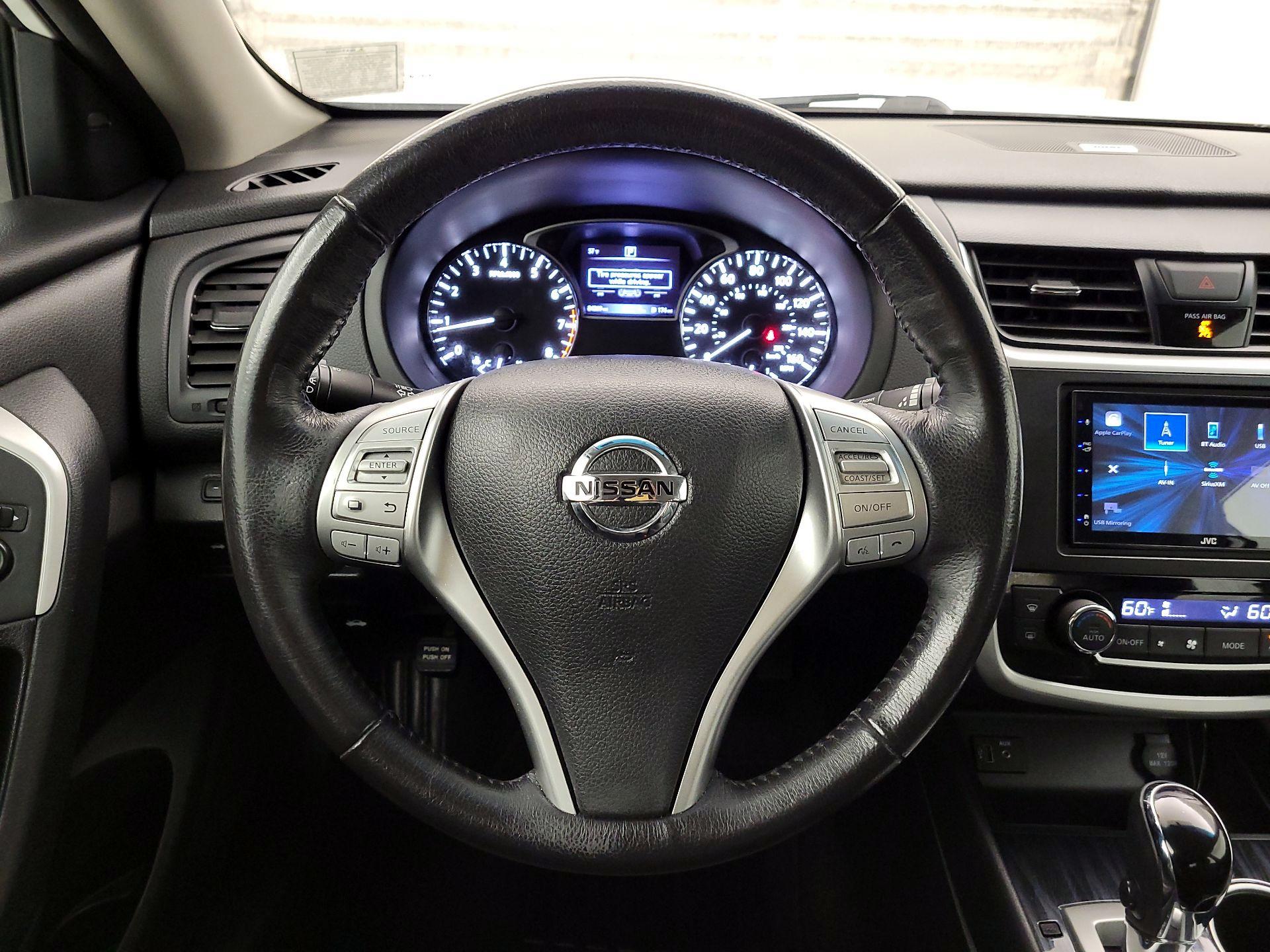 Thumbnail: 2018 Nissan Altima - 10