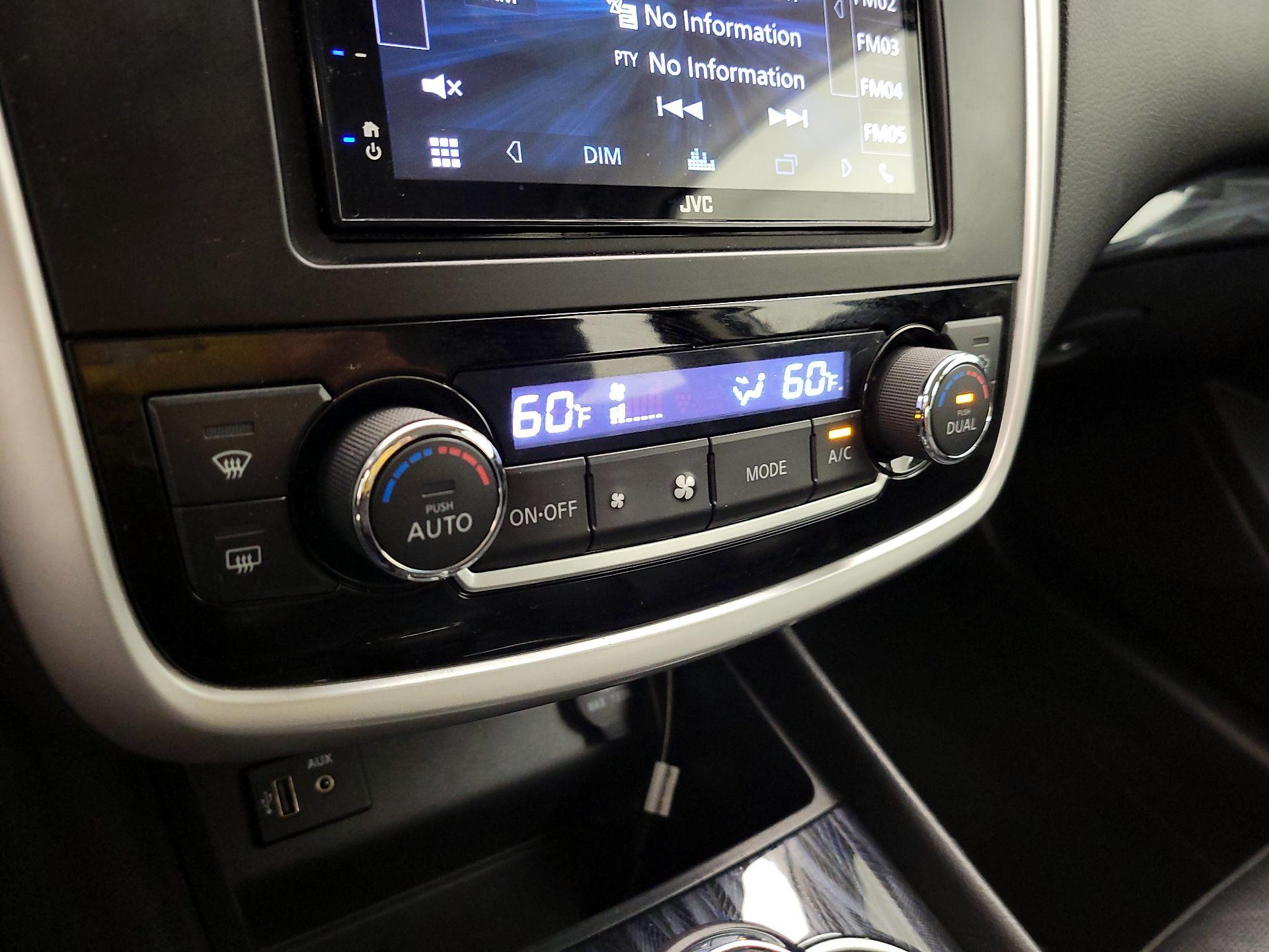 Thumbnail: 2018 Nissan Altima - 16