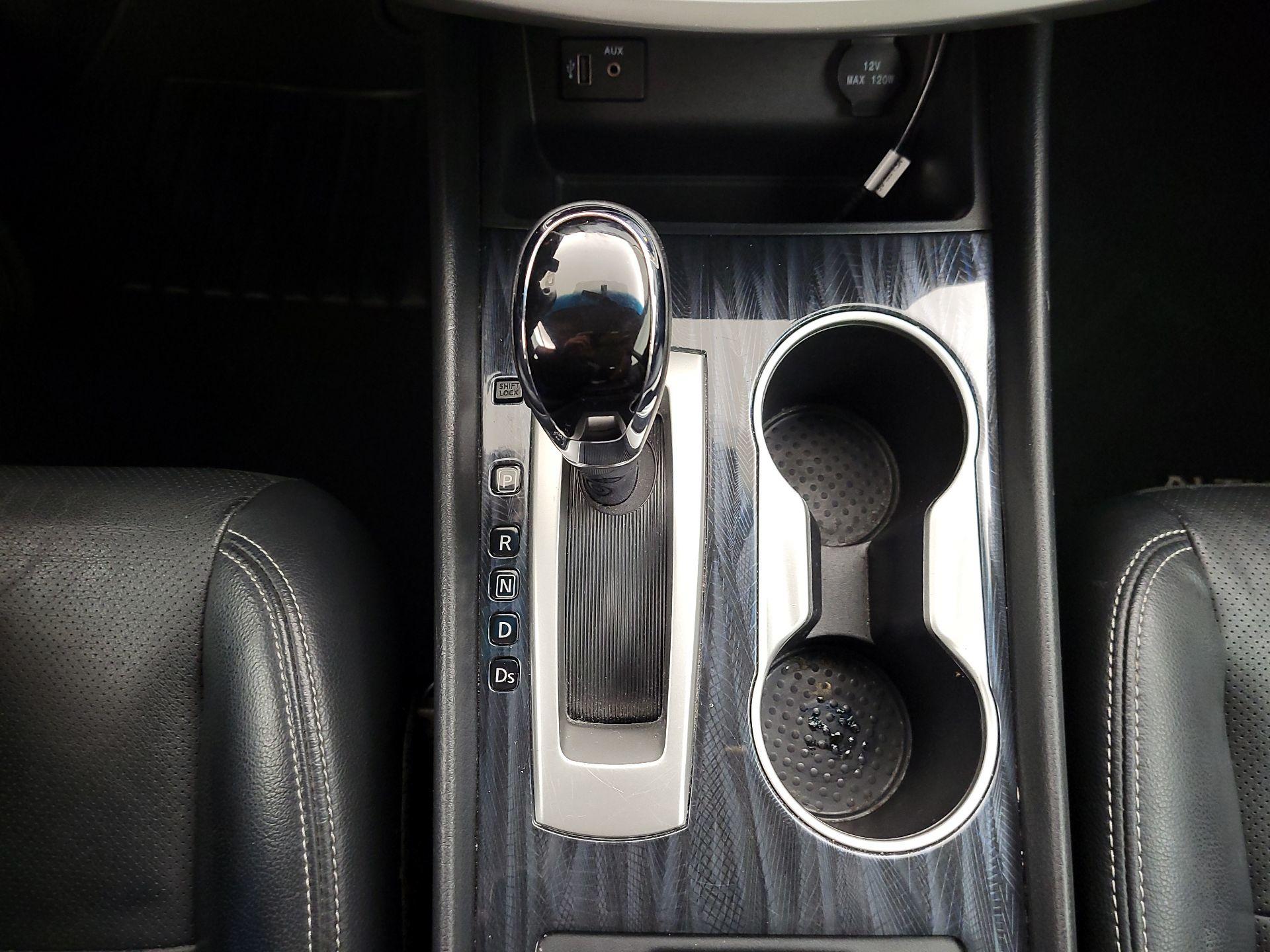 Thumbnail: 2018 Nissan Altima - 17