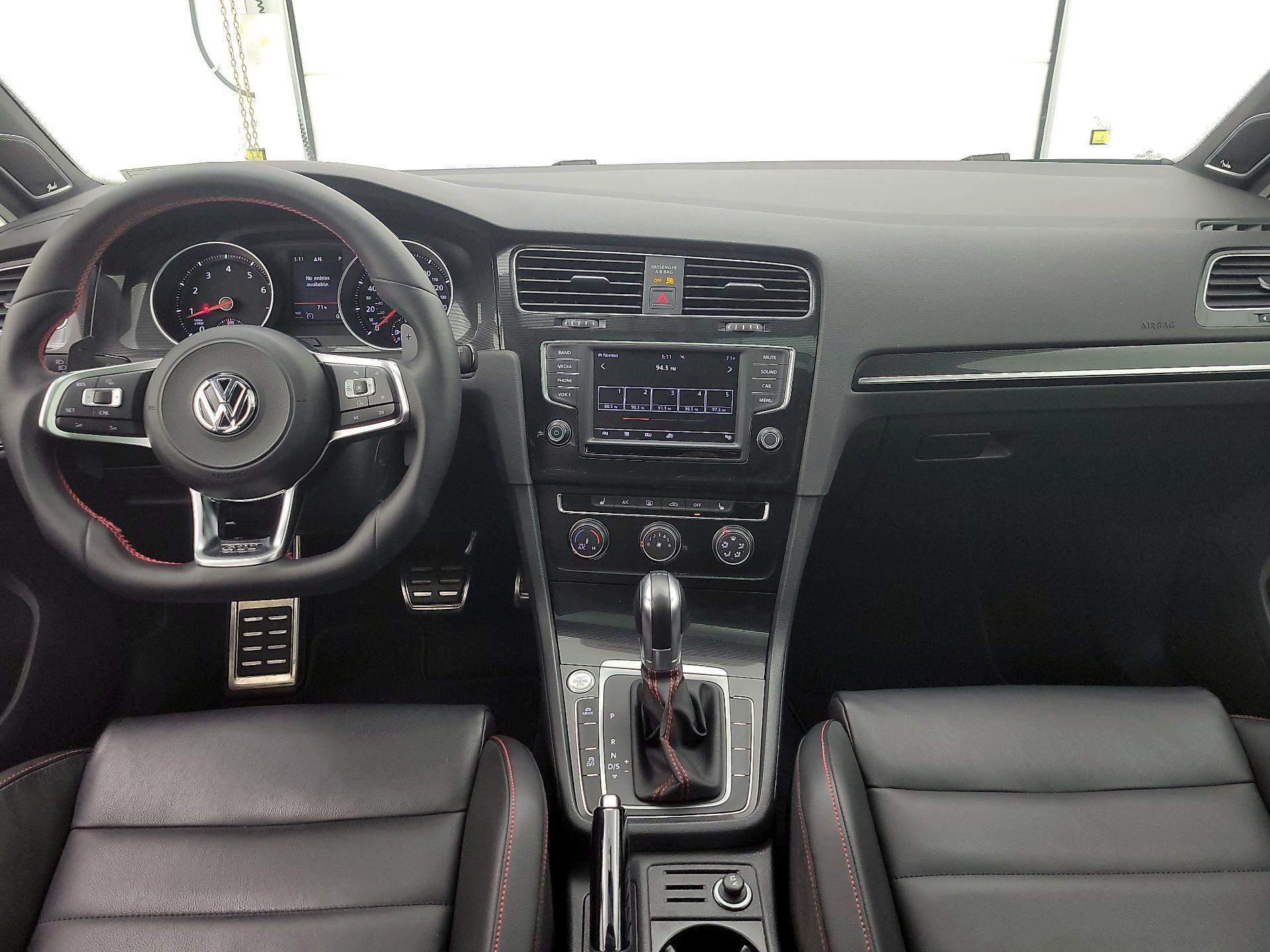 Thumbnail: 2017 Volkswagen Golf - 9