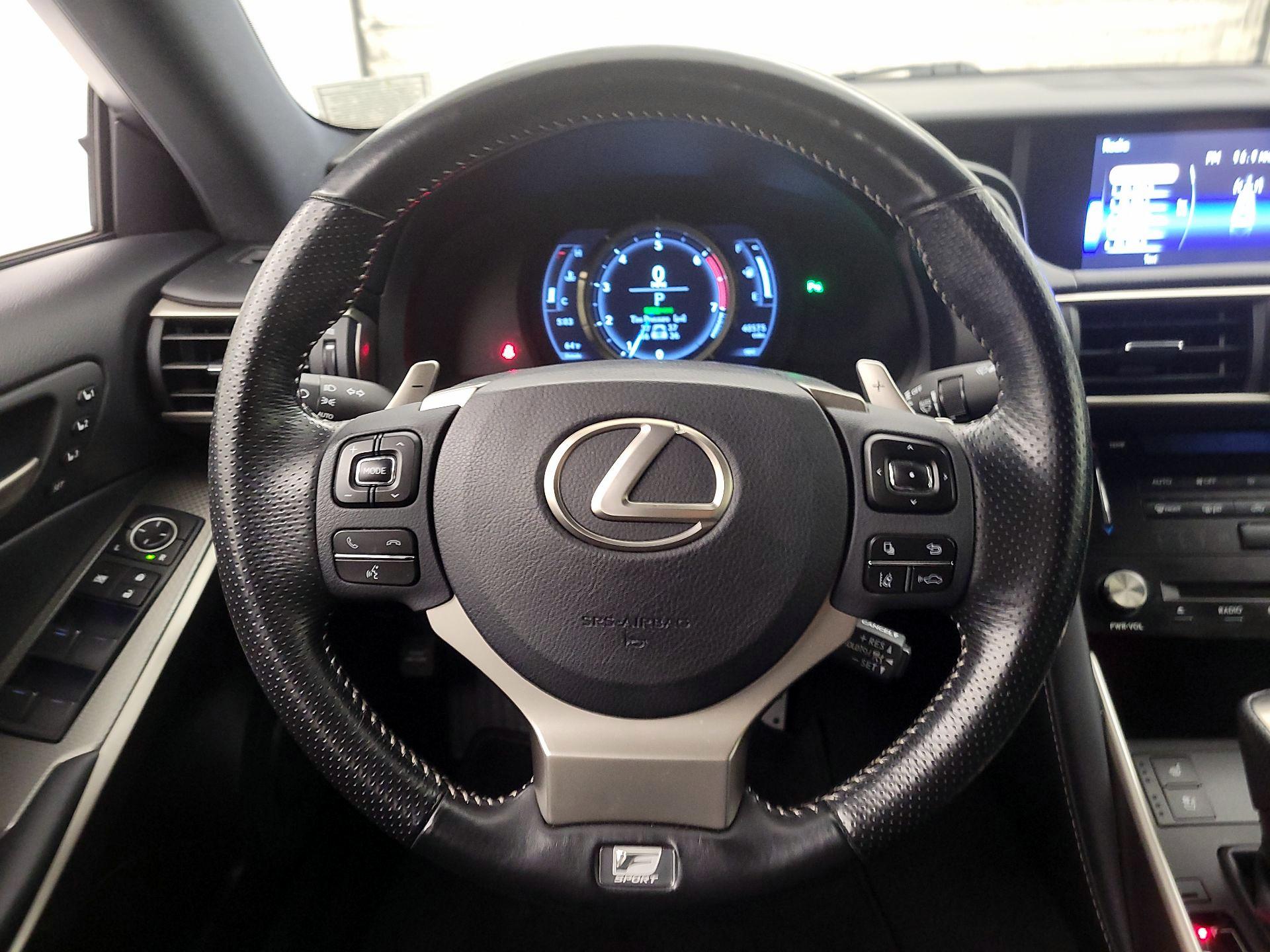 Thumbnail: 2018 Lexus IS - 10