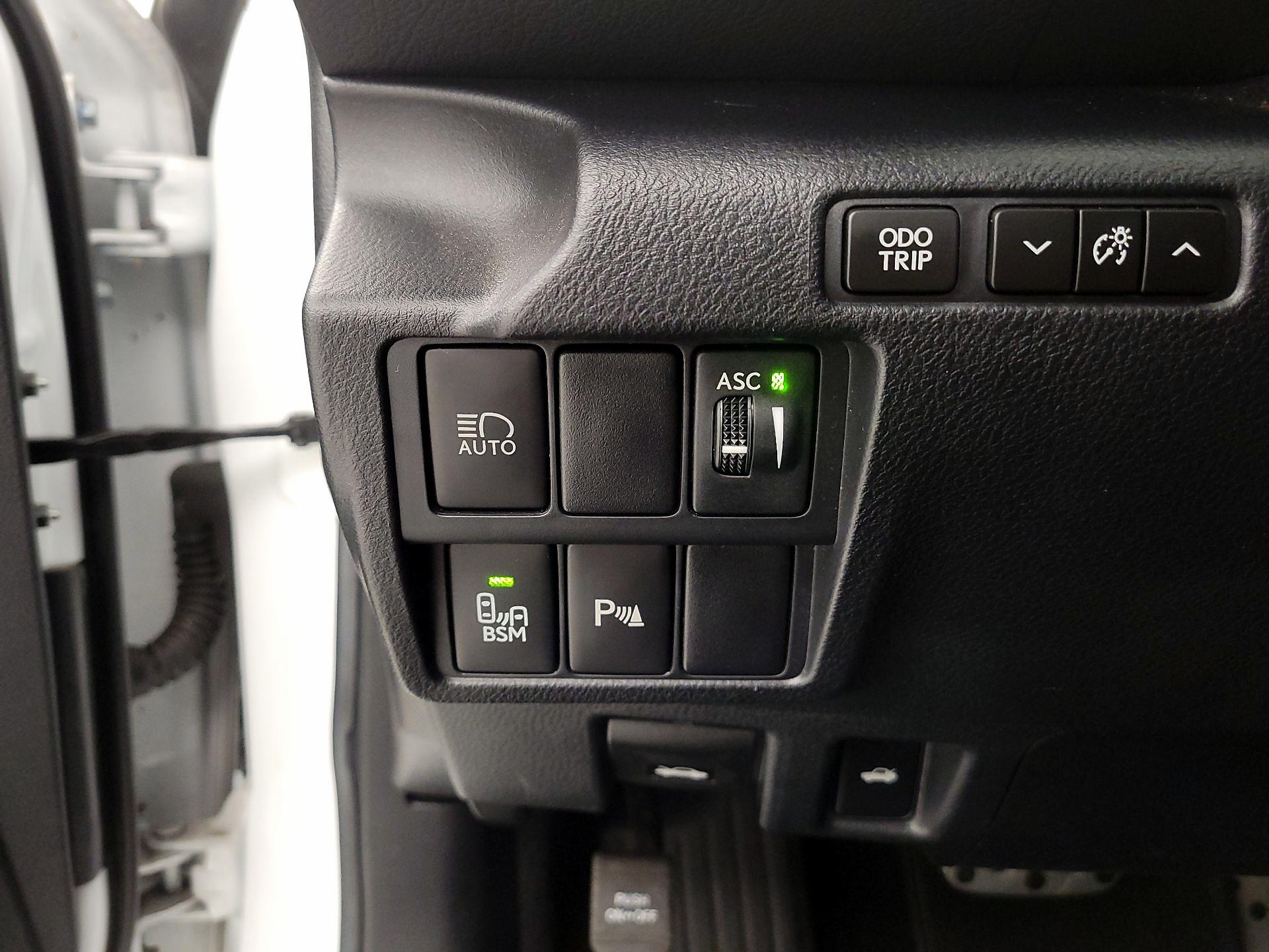 Thumbnail: 2018 Lexus IS - 13