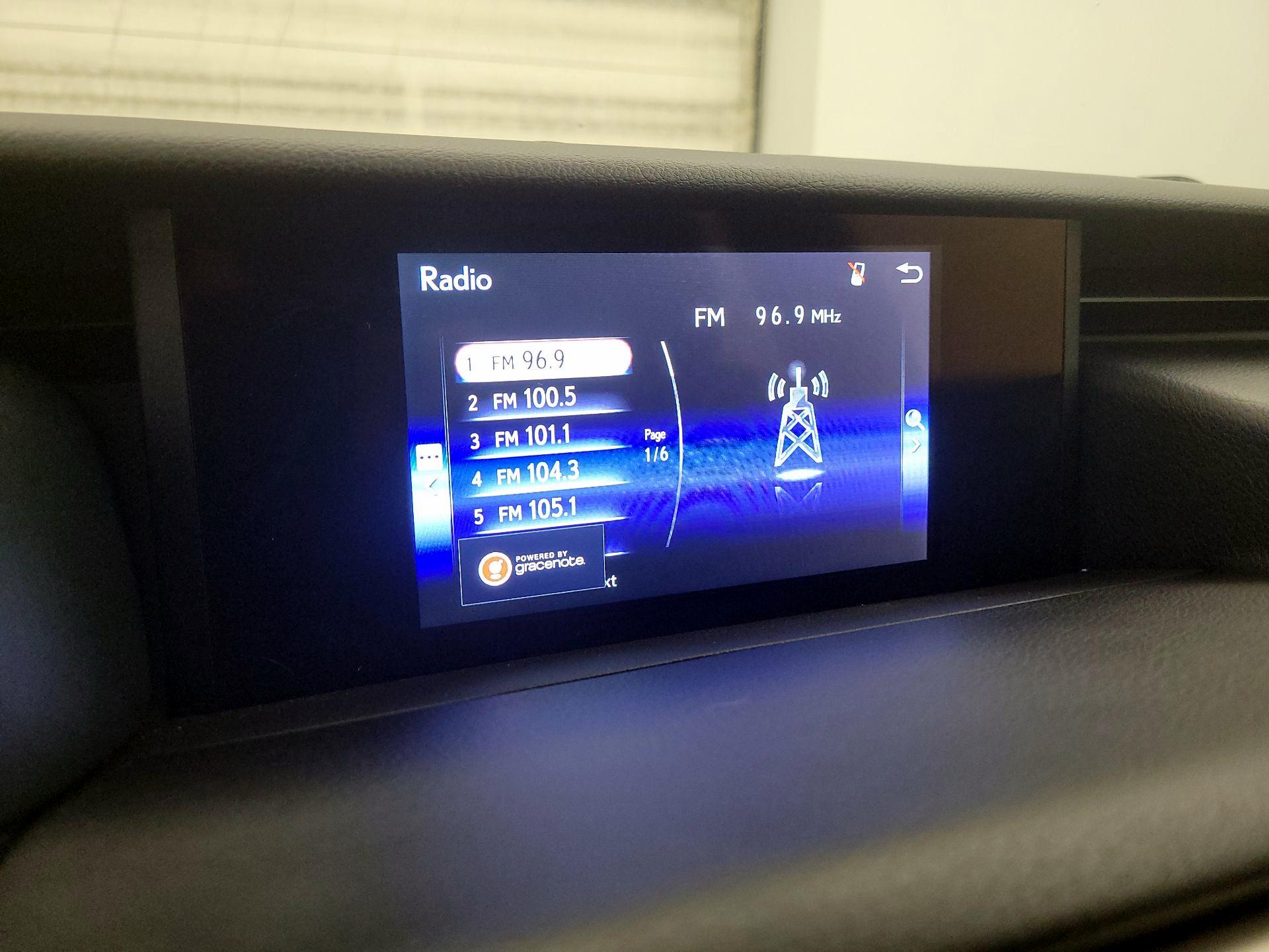 Thumbnail: 2018 Lexus IS - 15