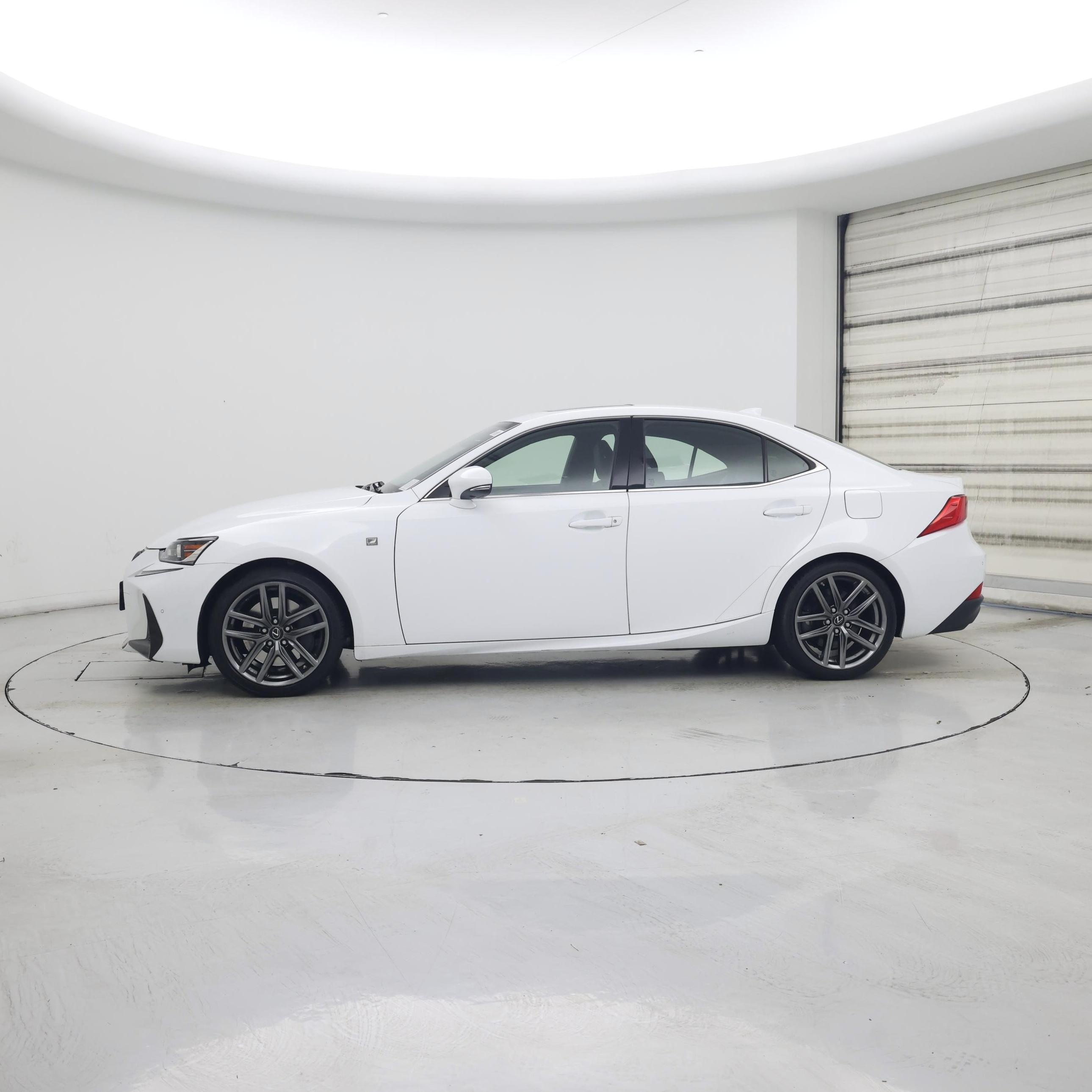 Thumbnail: 2018 Lexus IS - 3