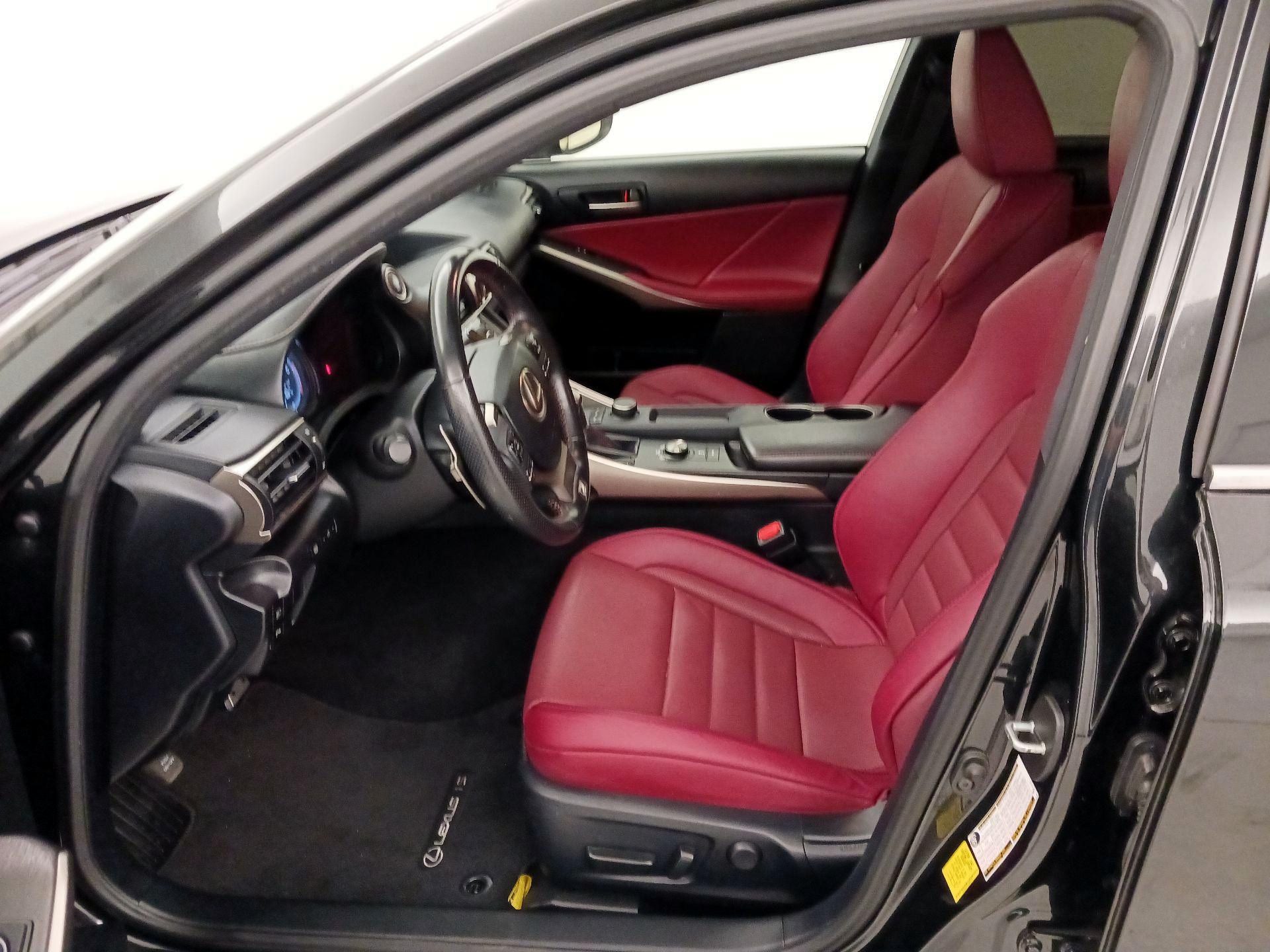 Thumbnail: 2020 Lexus IS - 11