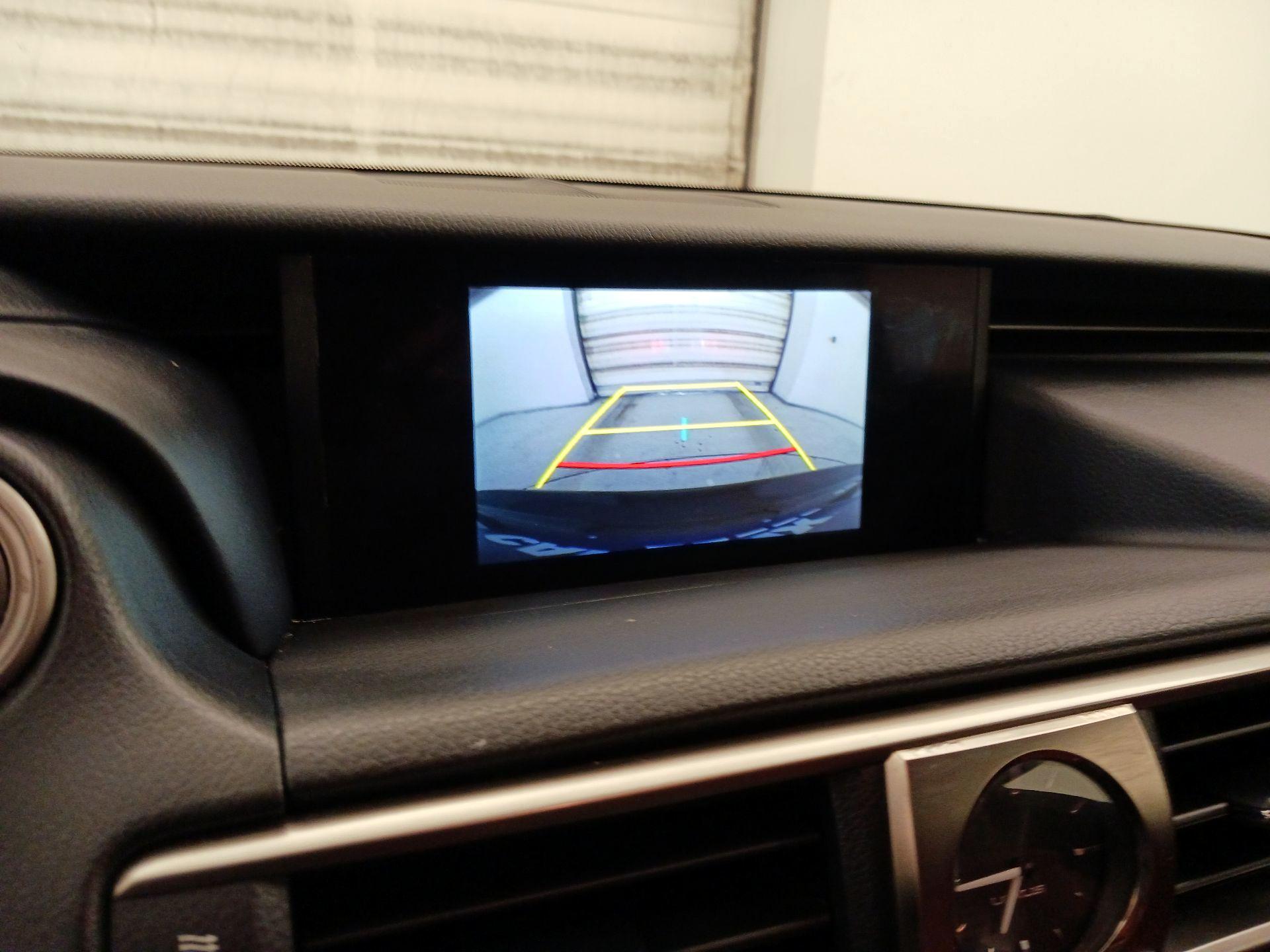 Thumbnail: 2020 Lexus IS - 14