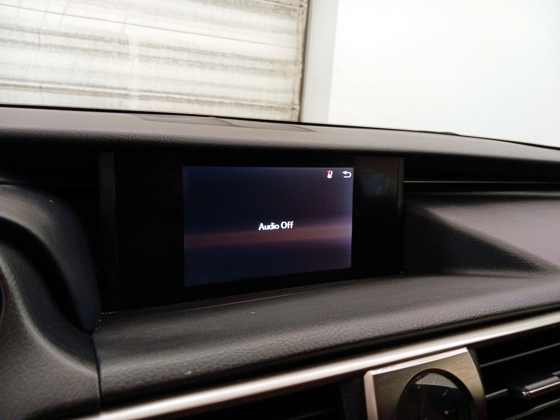 Thumbnail: 2020 Lexus IS - 15