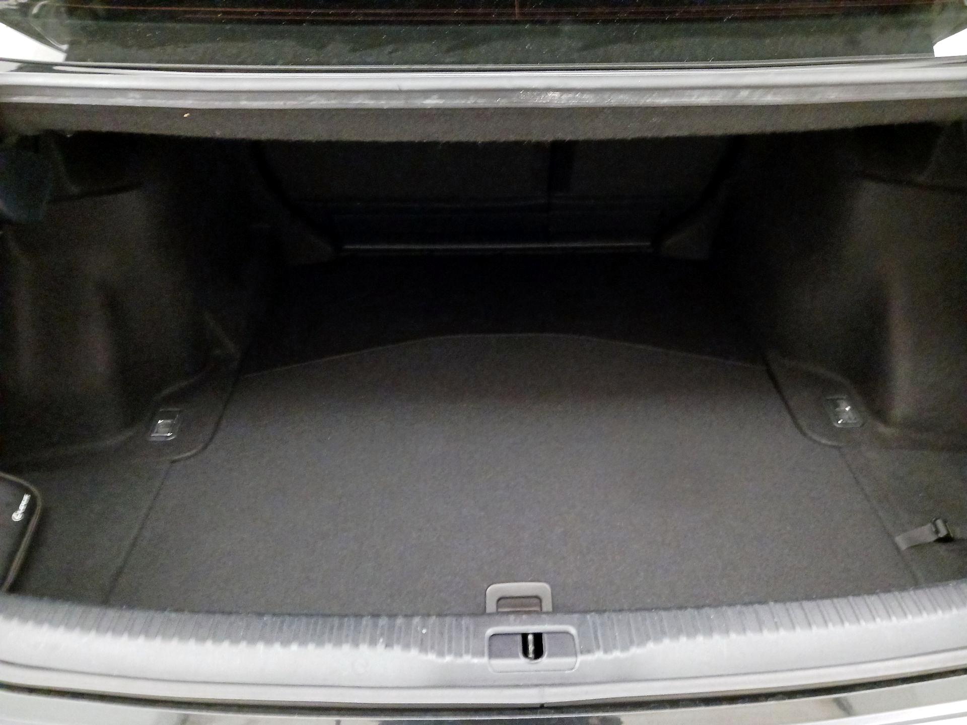 Thumbnail: 2020 Lexus IS - 20