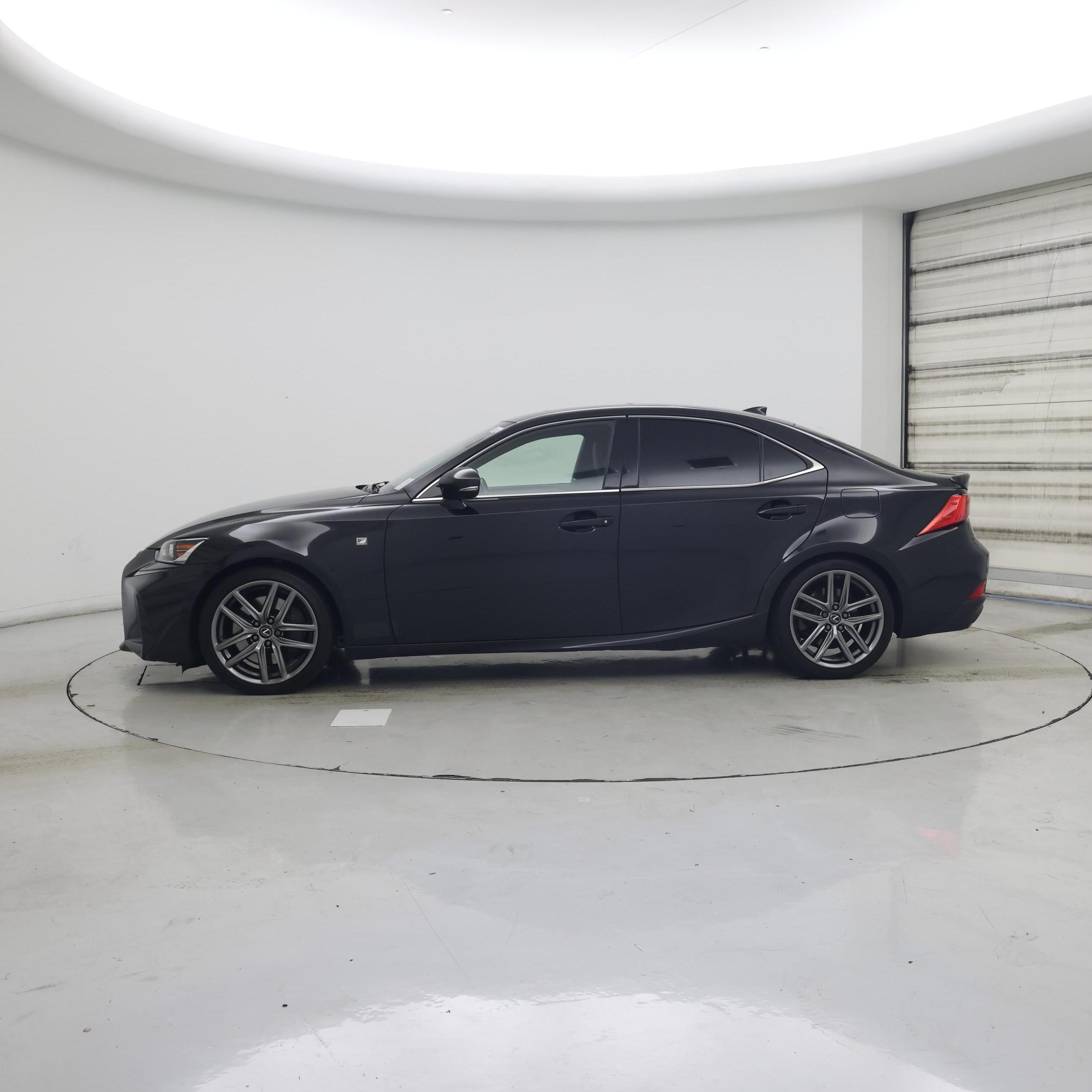 Thumbnail: 2020 Lexus IS - 3