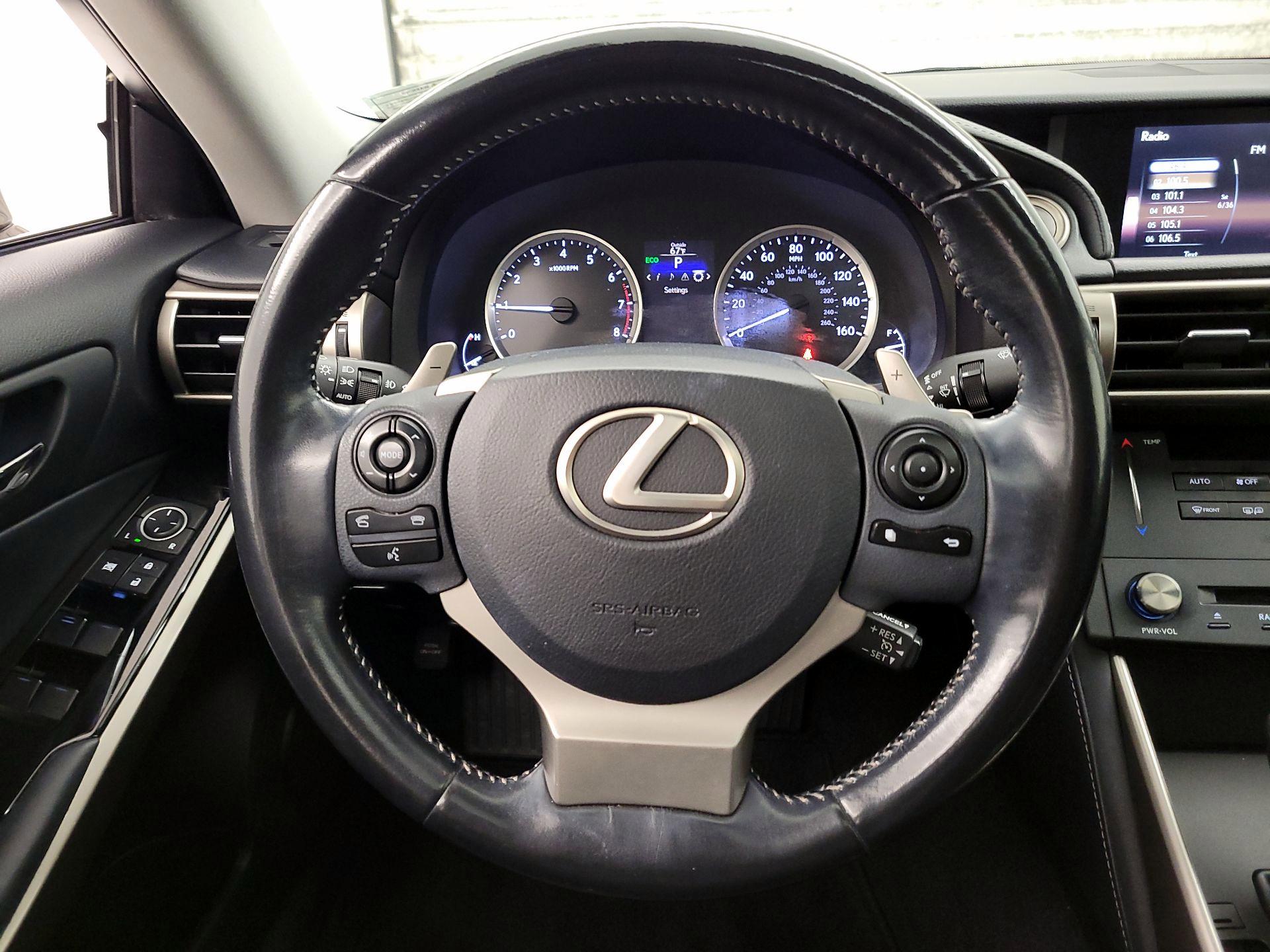 Thumbnail: 2015 Lexus IS - 10