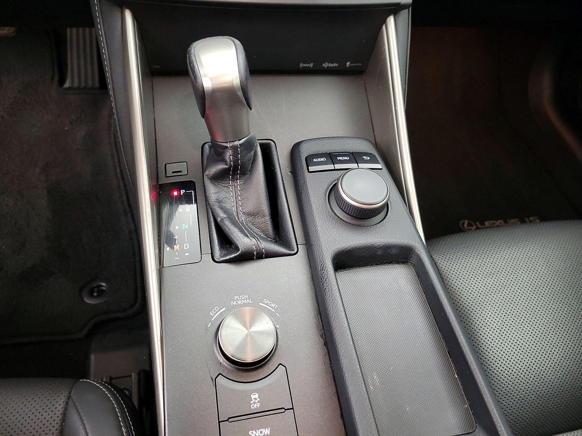 Thumbnail: 2015 Lexus IS - 16