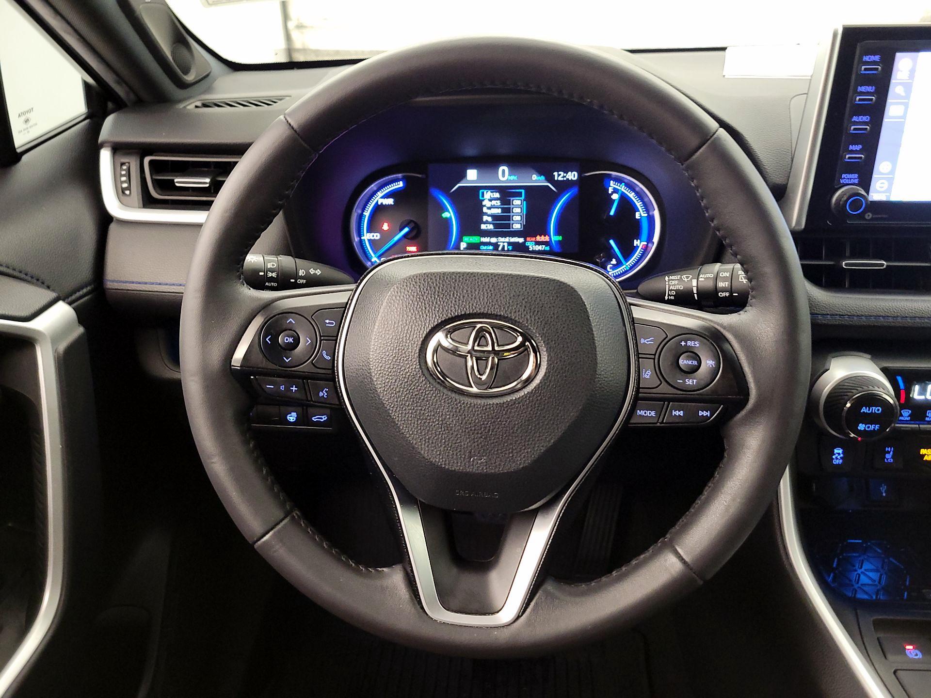 Thumbnail: 2021 Toyota RAV4 - 10