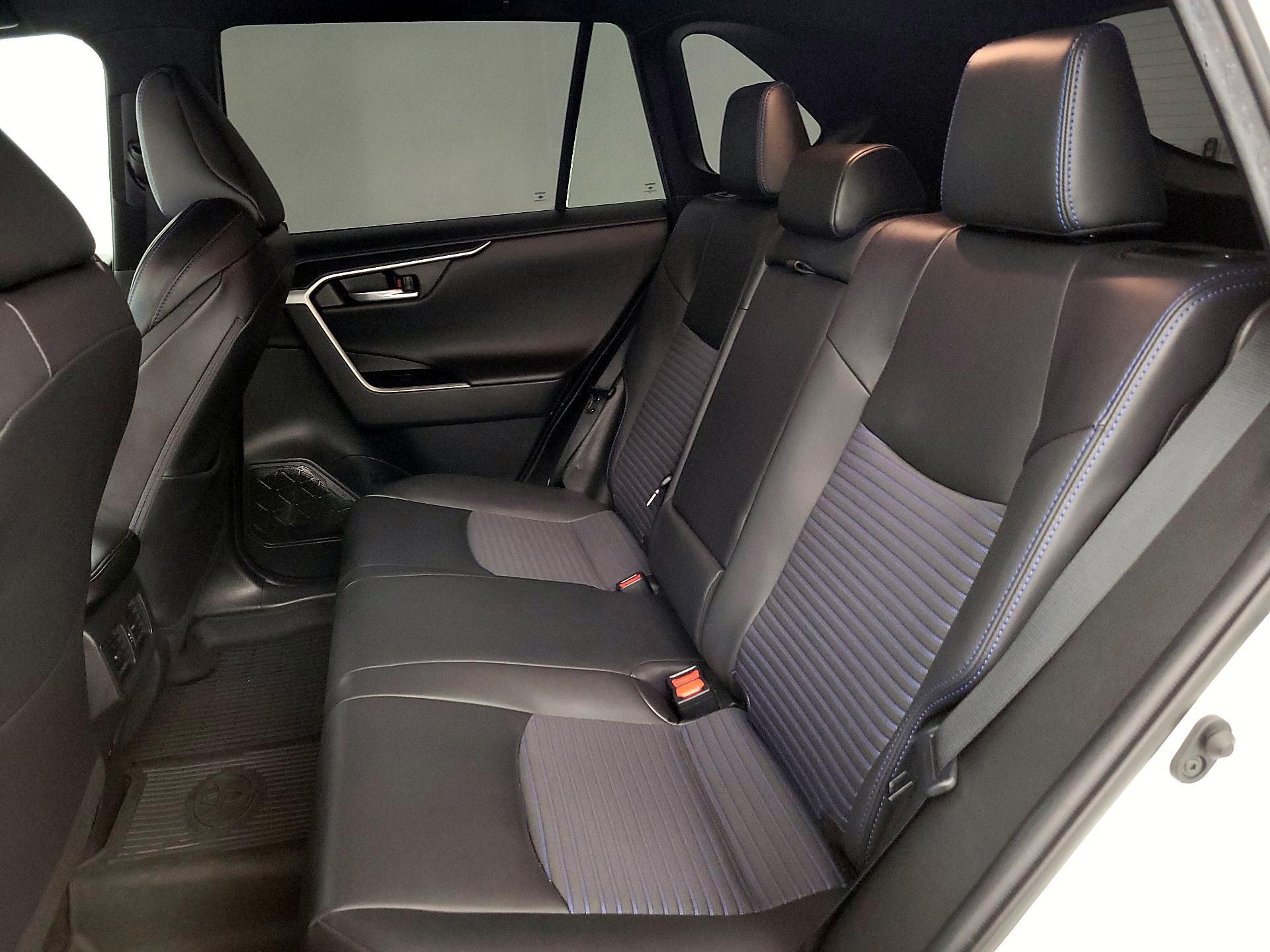 Thumbnail: 2021 Toyota RAV4 - 19