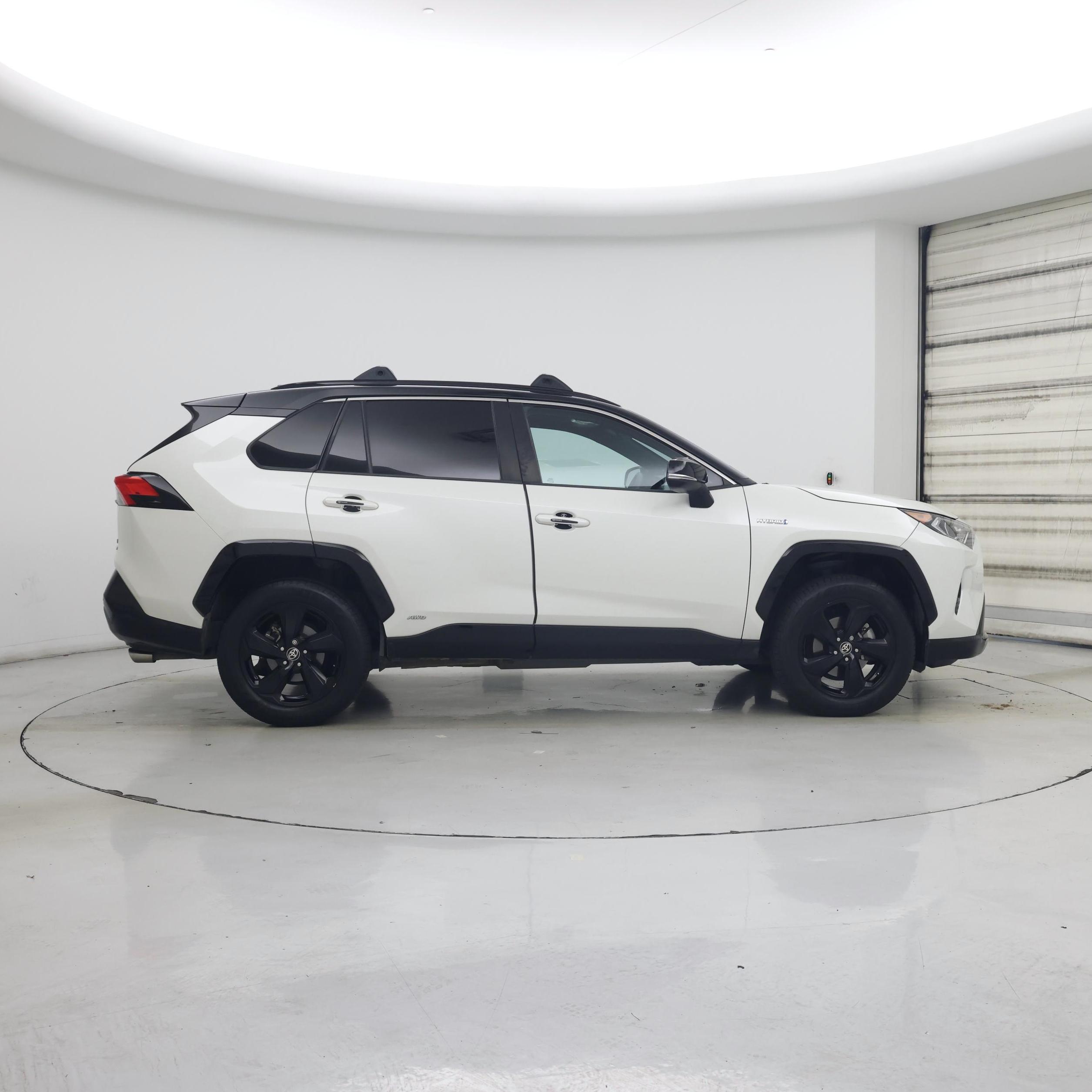 Thumbnail: 2021 Toyota RAV4 - 7