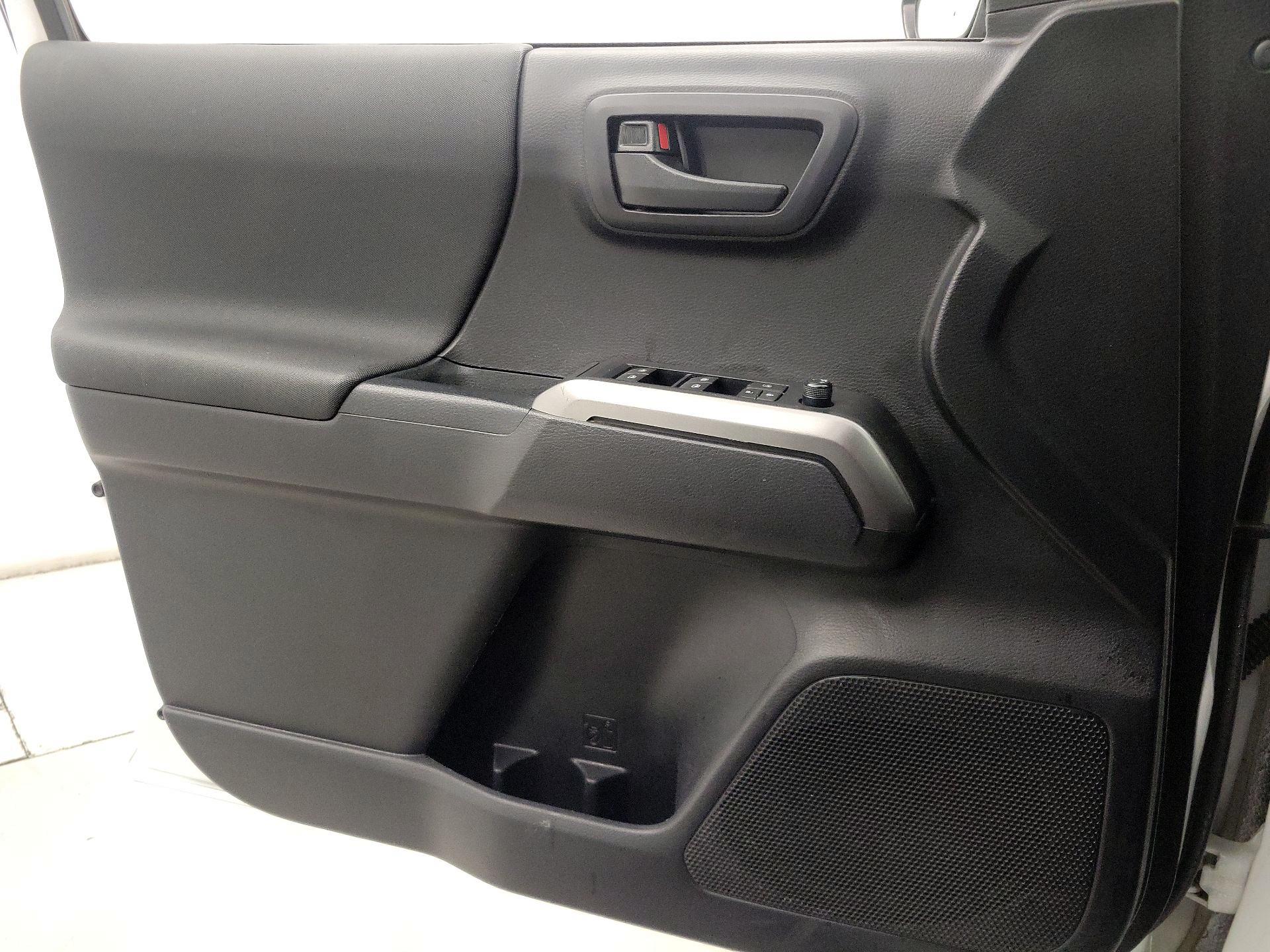 Thumbnail: 2021 Toyota Tacoma - 12