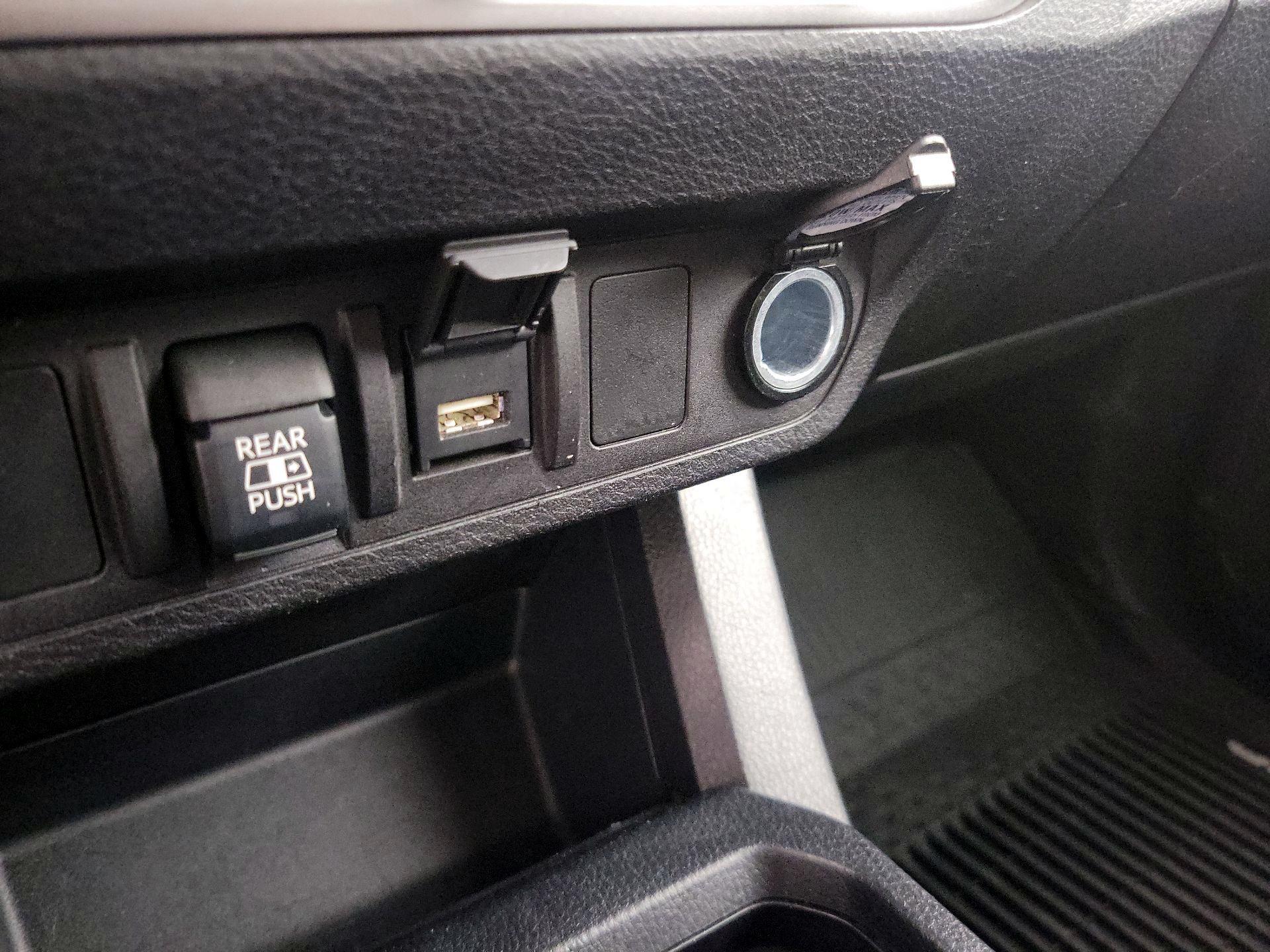 Thumbnail: 2021 Toyota Tacoma - 18