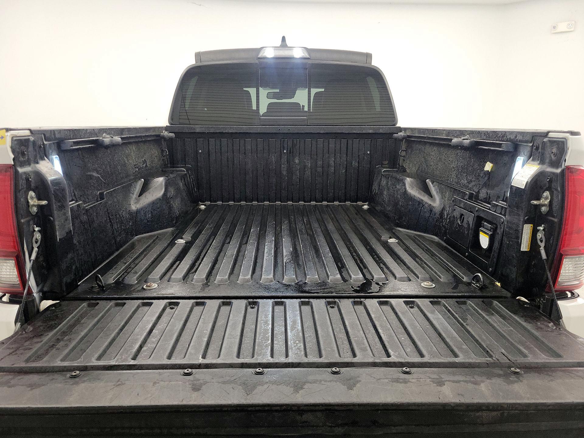 Thumbnail: 2021 Toyota Tacoma - 20