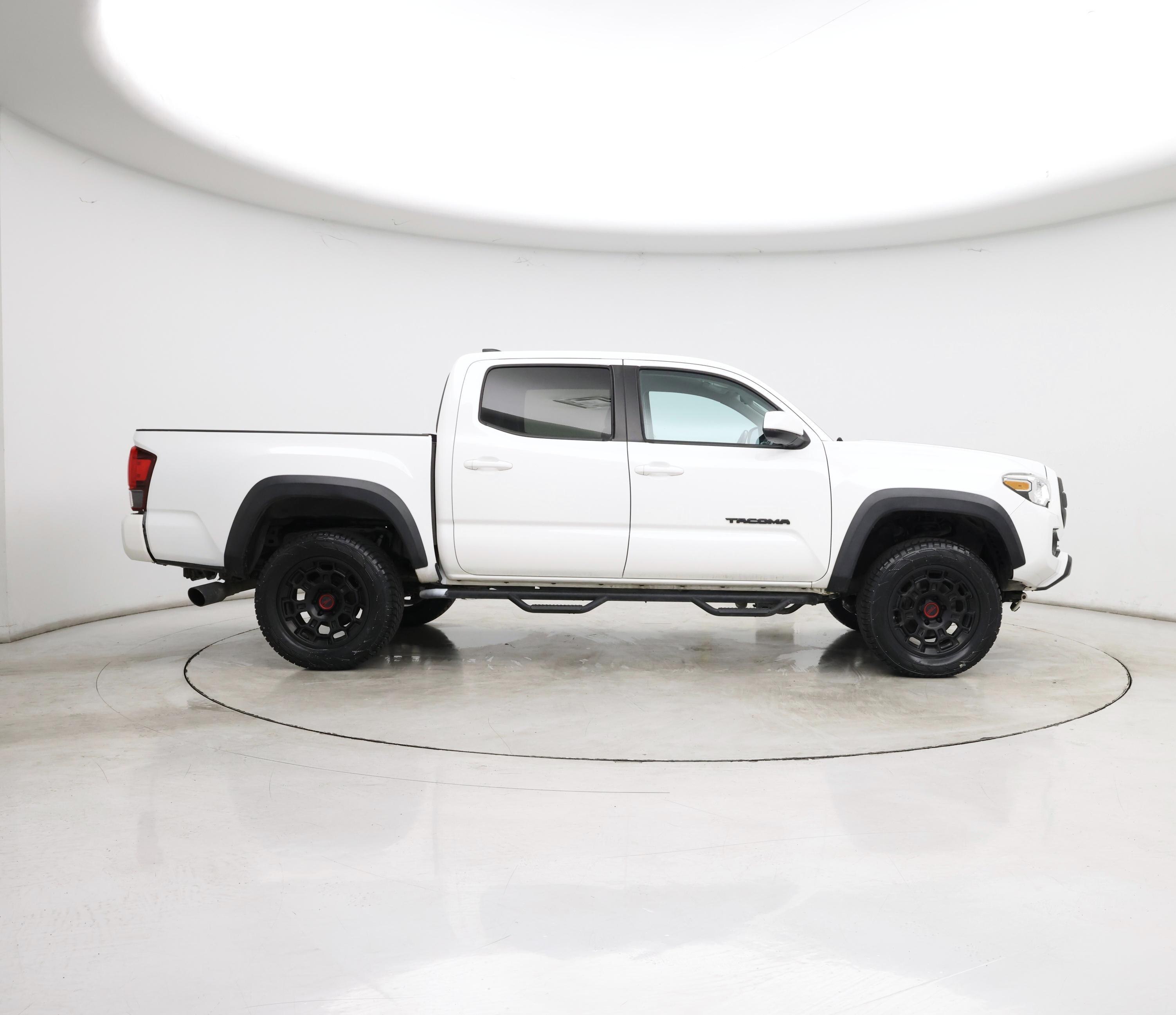 Thumbnail: 2021 Toyota Tacoma - 7