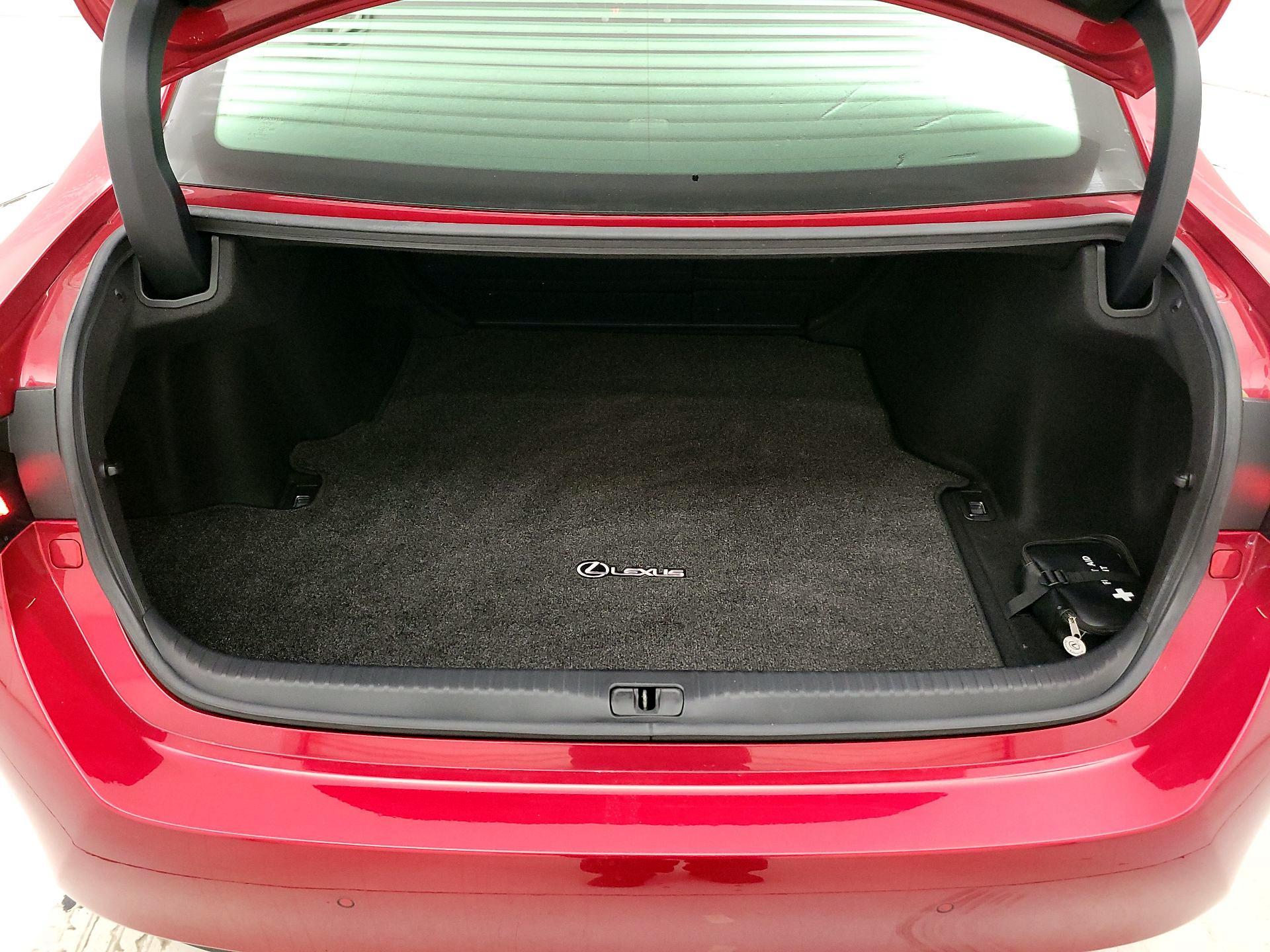 Thumbnail: 2019 Lexus RC - 20