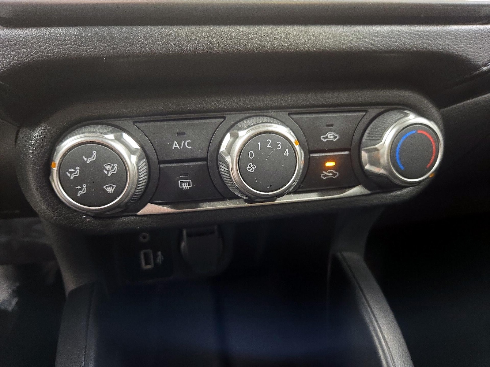 2024 Nissan Versa Sedan S - Photo 17