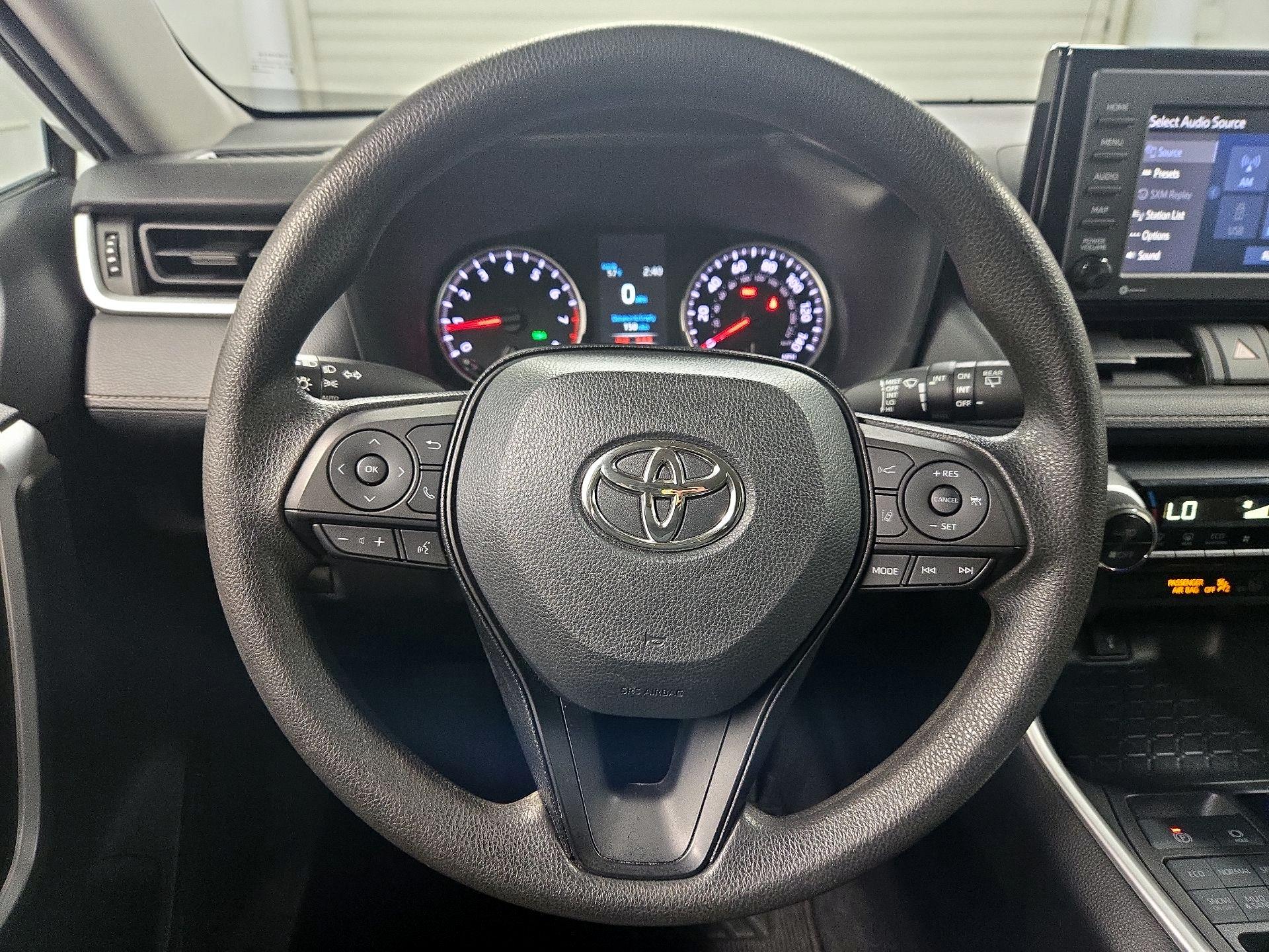 Thumbnail: 2022 Toyota RAV4 - 10