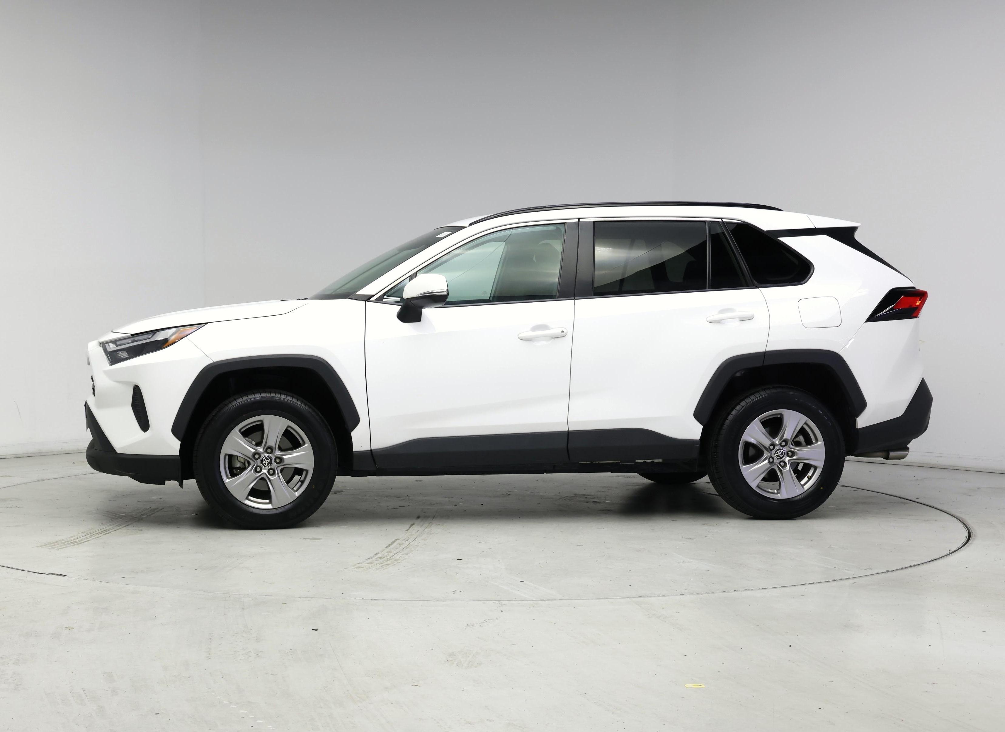 Thumbnail: 2022 Toyota RAV4 - 3