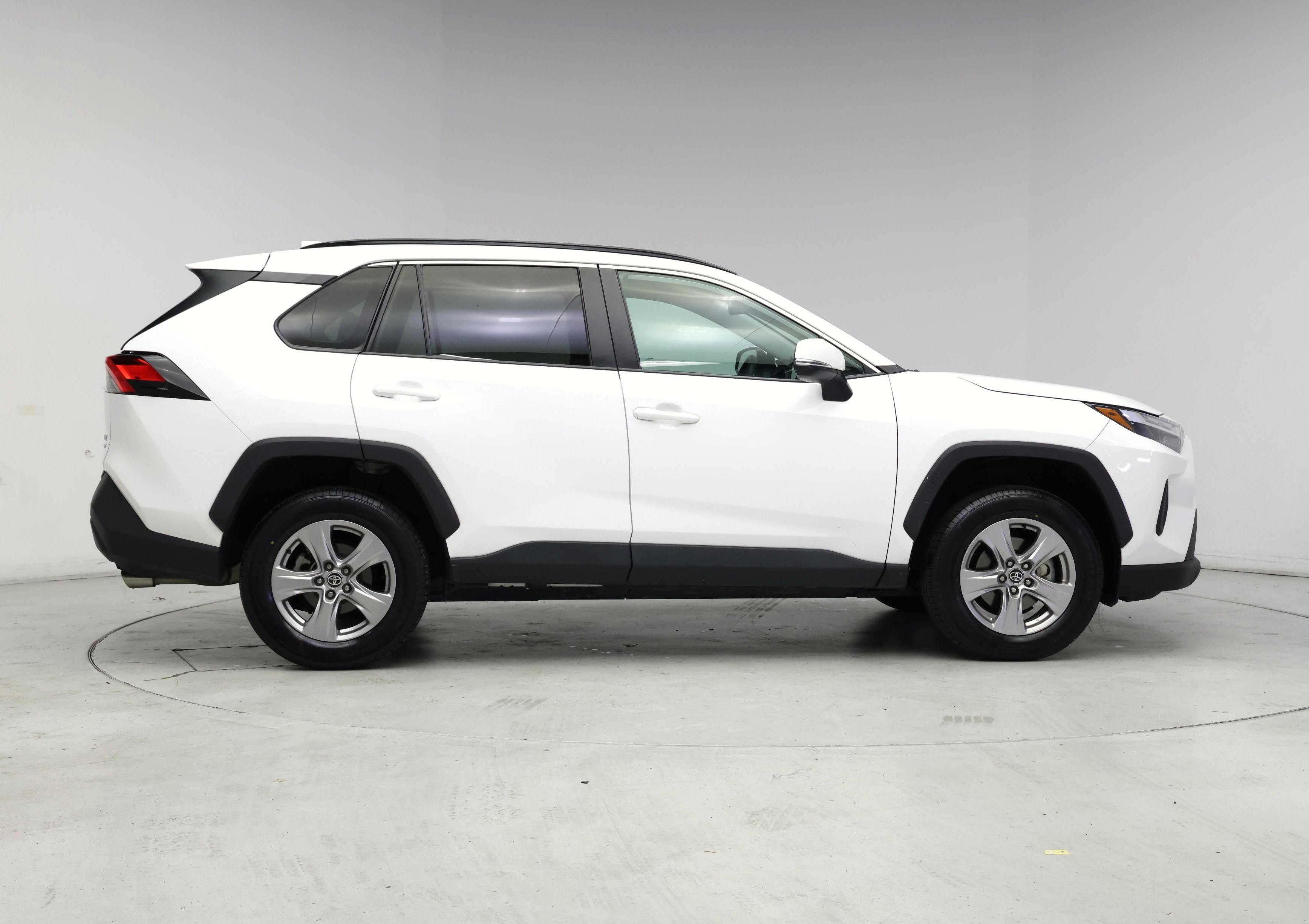 Thumbnail: 2022 Toyota RAV4 - 7
