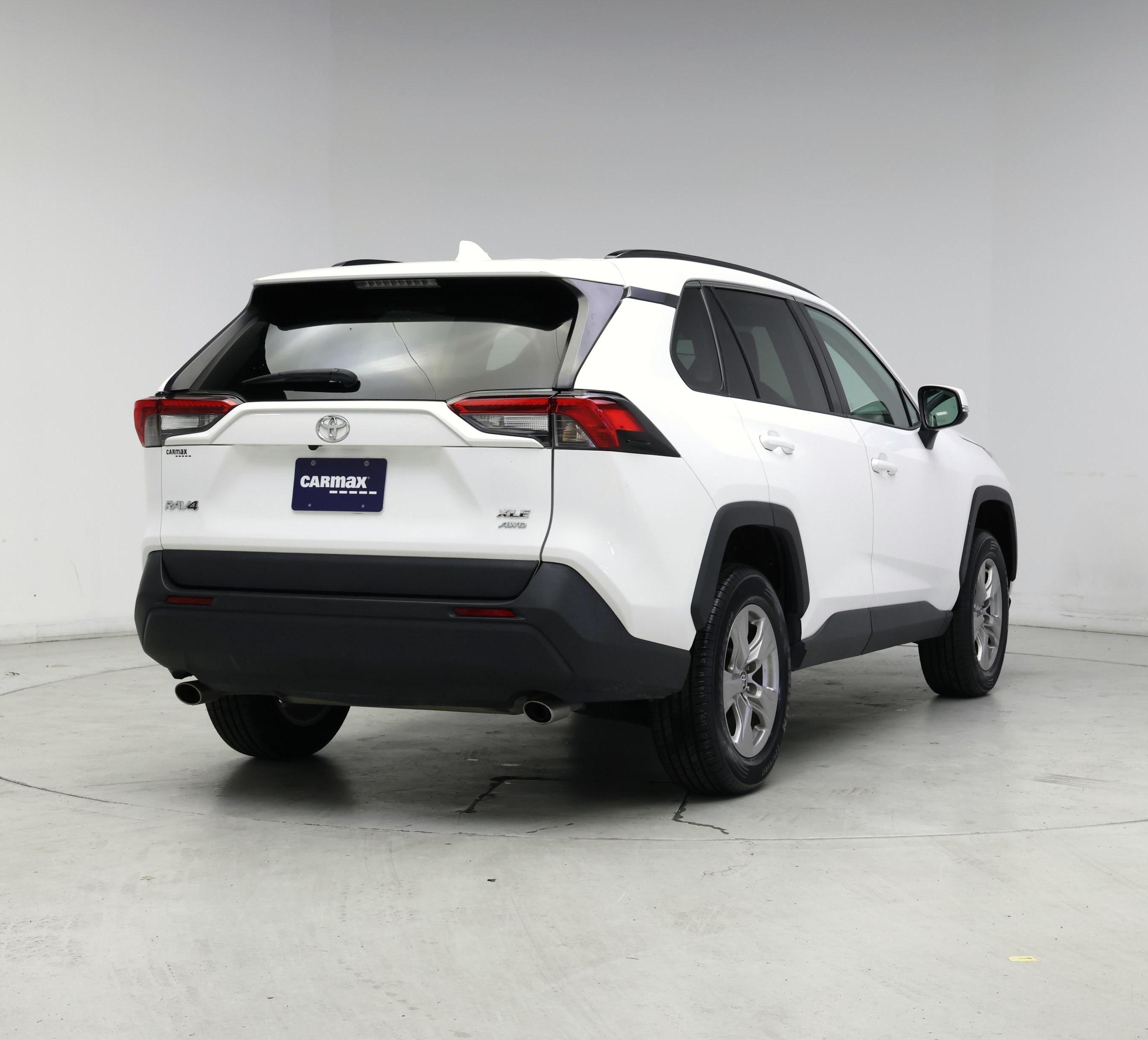 Thumbnail: 2022 Toyota RAV4 - 8
