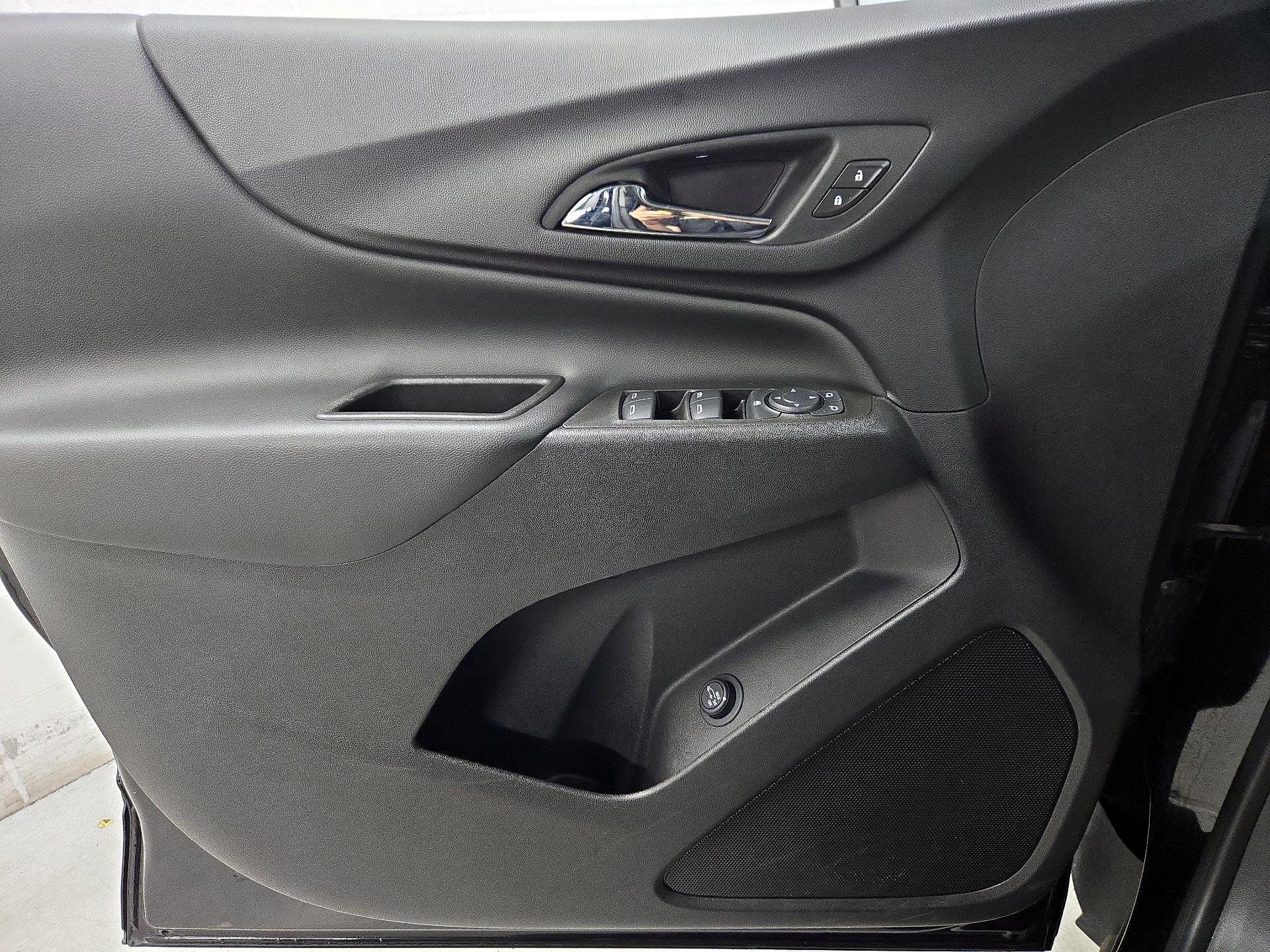 Thumbnail: 2022 Chevrolet Equinox - 12