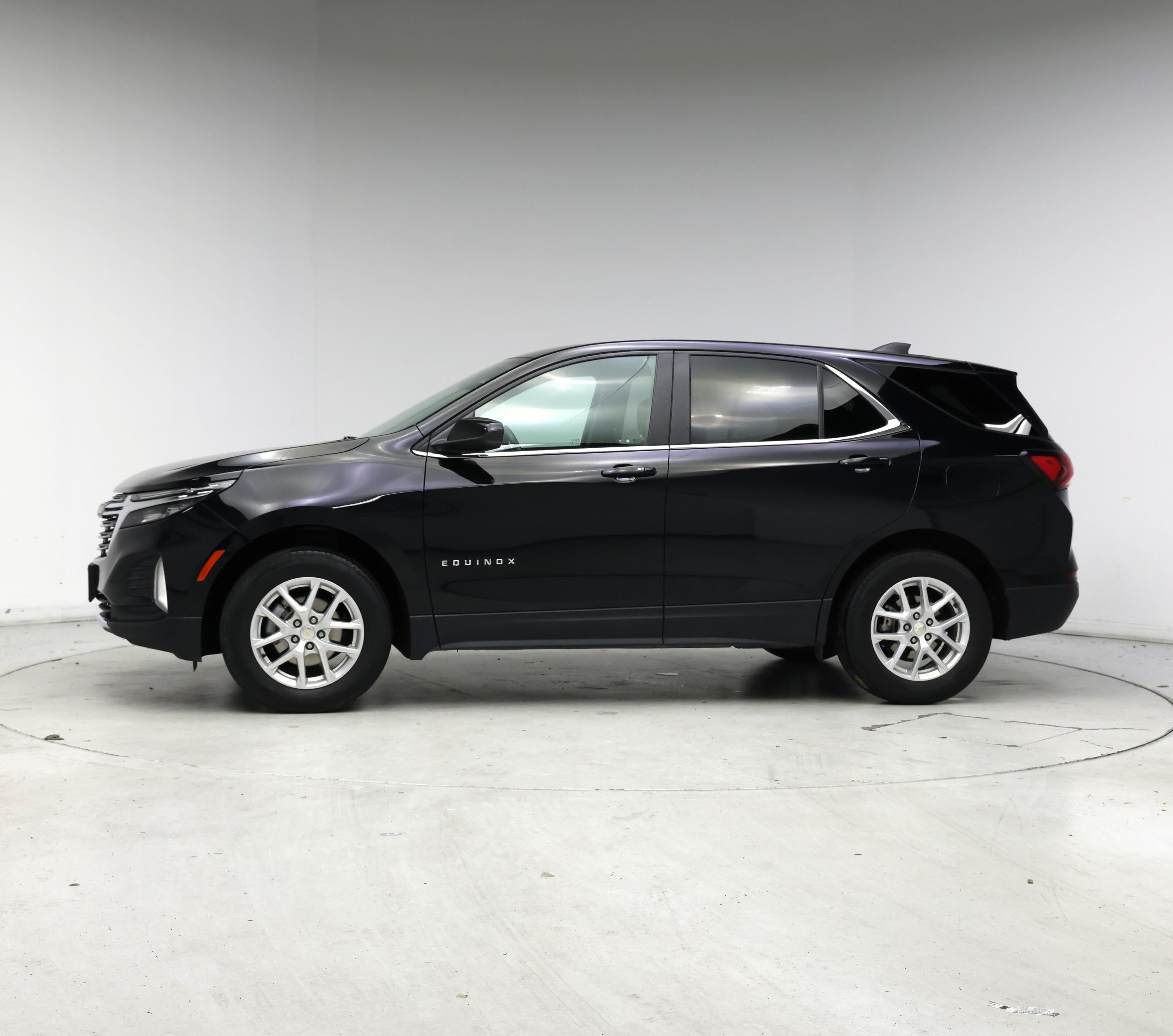 Thumbnail: 2022 Chevrolet Equinox - 3