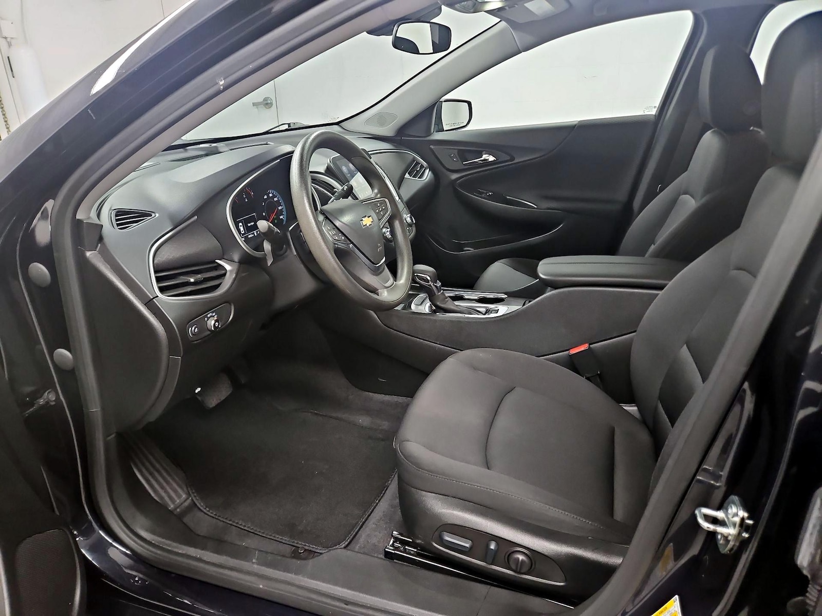 2023 Chevrolet Malibu 1LT - Photo 12
