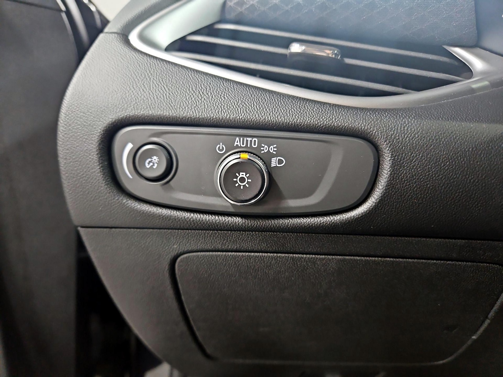2023 Chevrolet Malibu 1LT - Photo 14