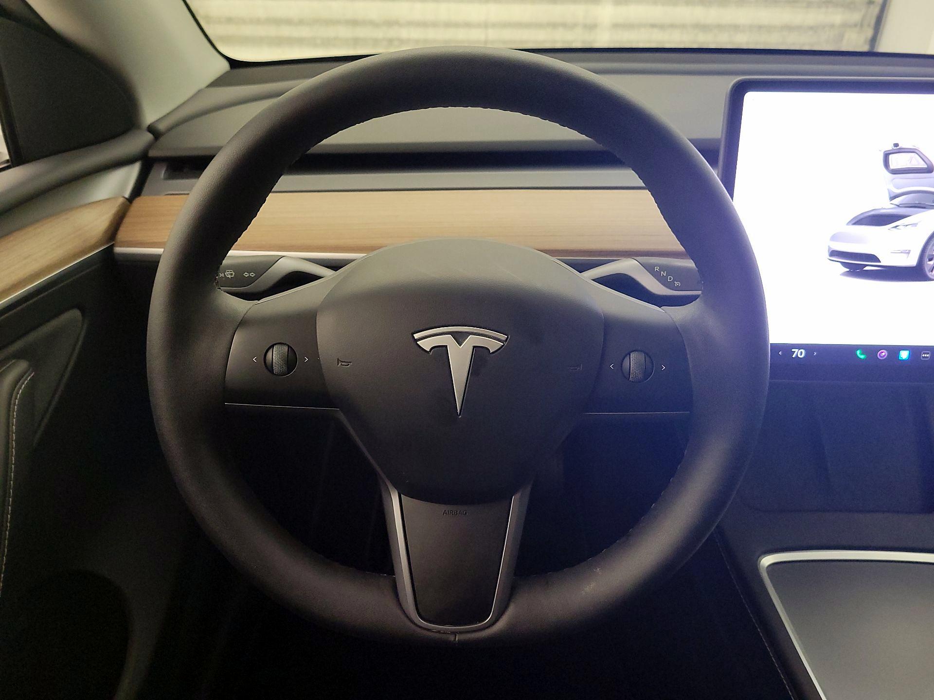 Thumbnail: 2025 Tesla Model Y - 10