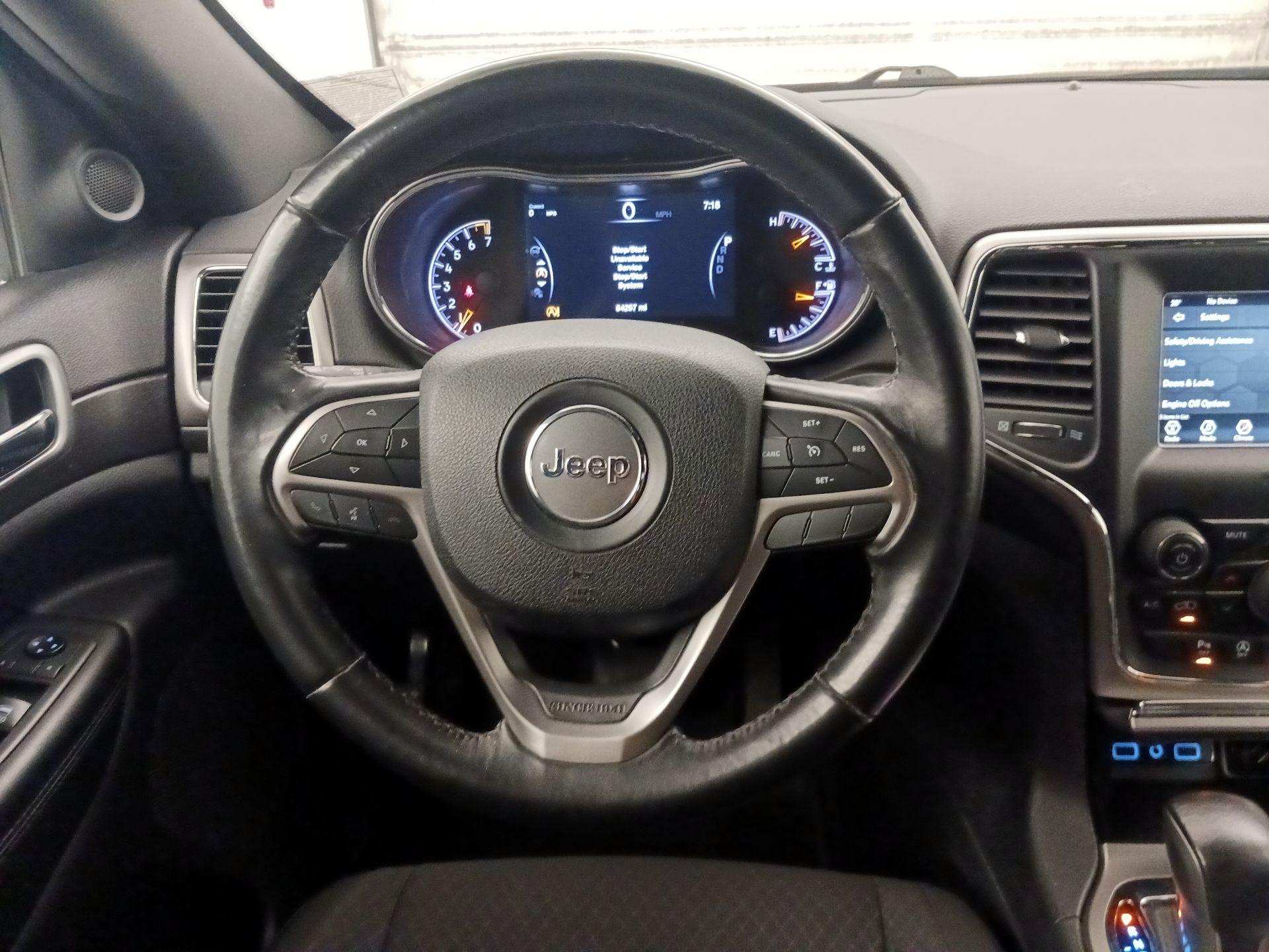 Thumbnail: 2018 Jeep Grand Cherokee - 10