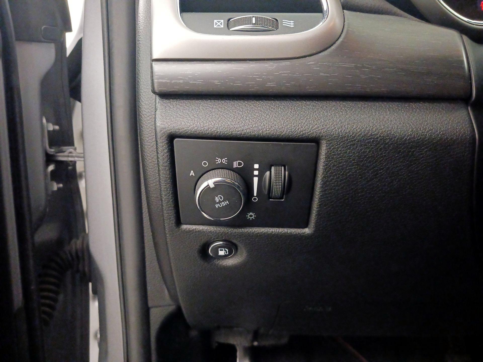 Thumbnail: 2018 Jeep Grand Cherokee - 13