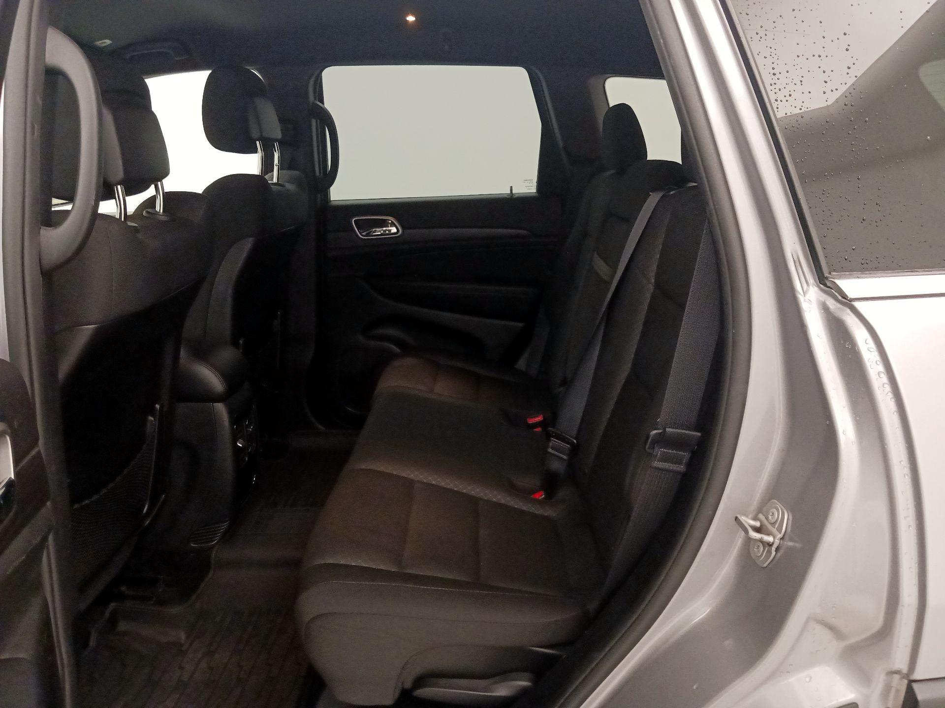 Thumbnail: 2018 Jeep Grand Cherokee - 19