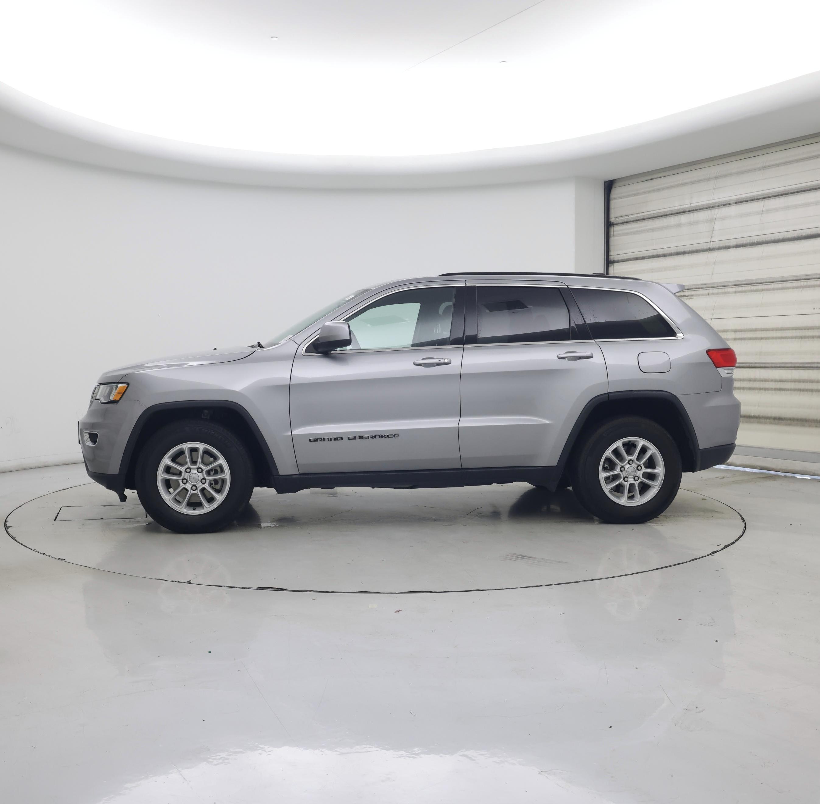 Thumbnail: 2018 Jeep Grand Cherokee - 3