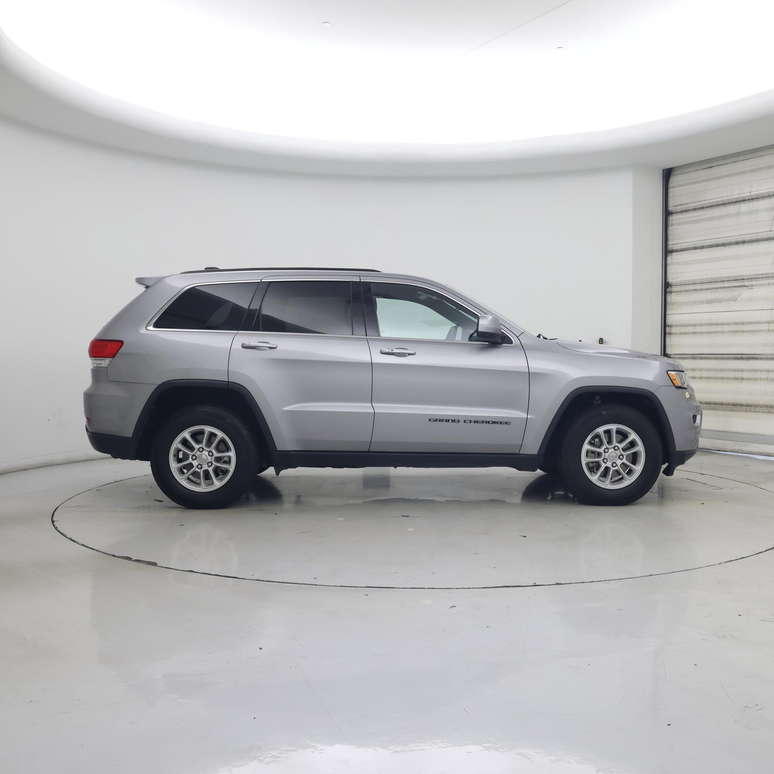 Thumbnail: 2018 Jeep Grand Cherokee - 7