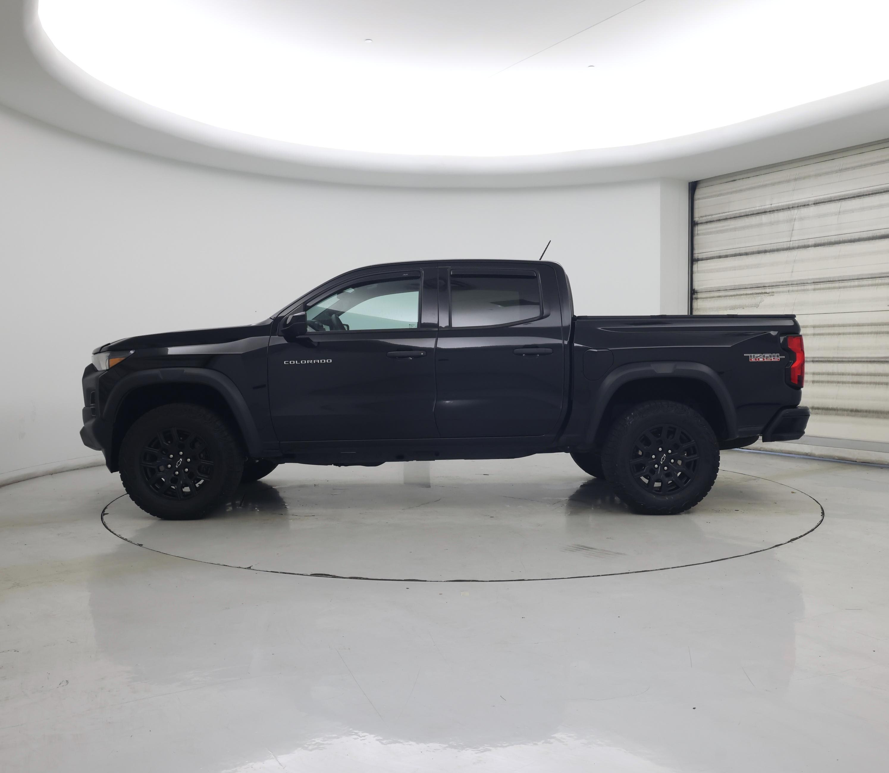 Thumbnail: 2023 Chevrolet Colorado - 3