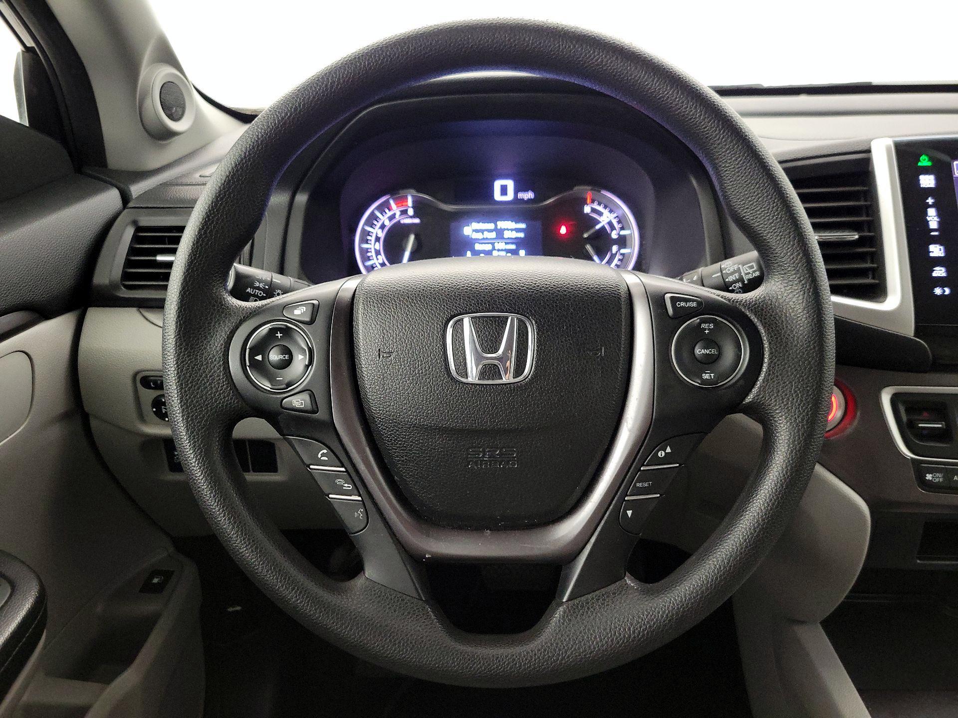Thumbnail: 2016 Honda Pilot - 10