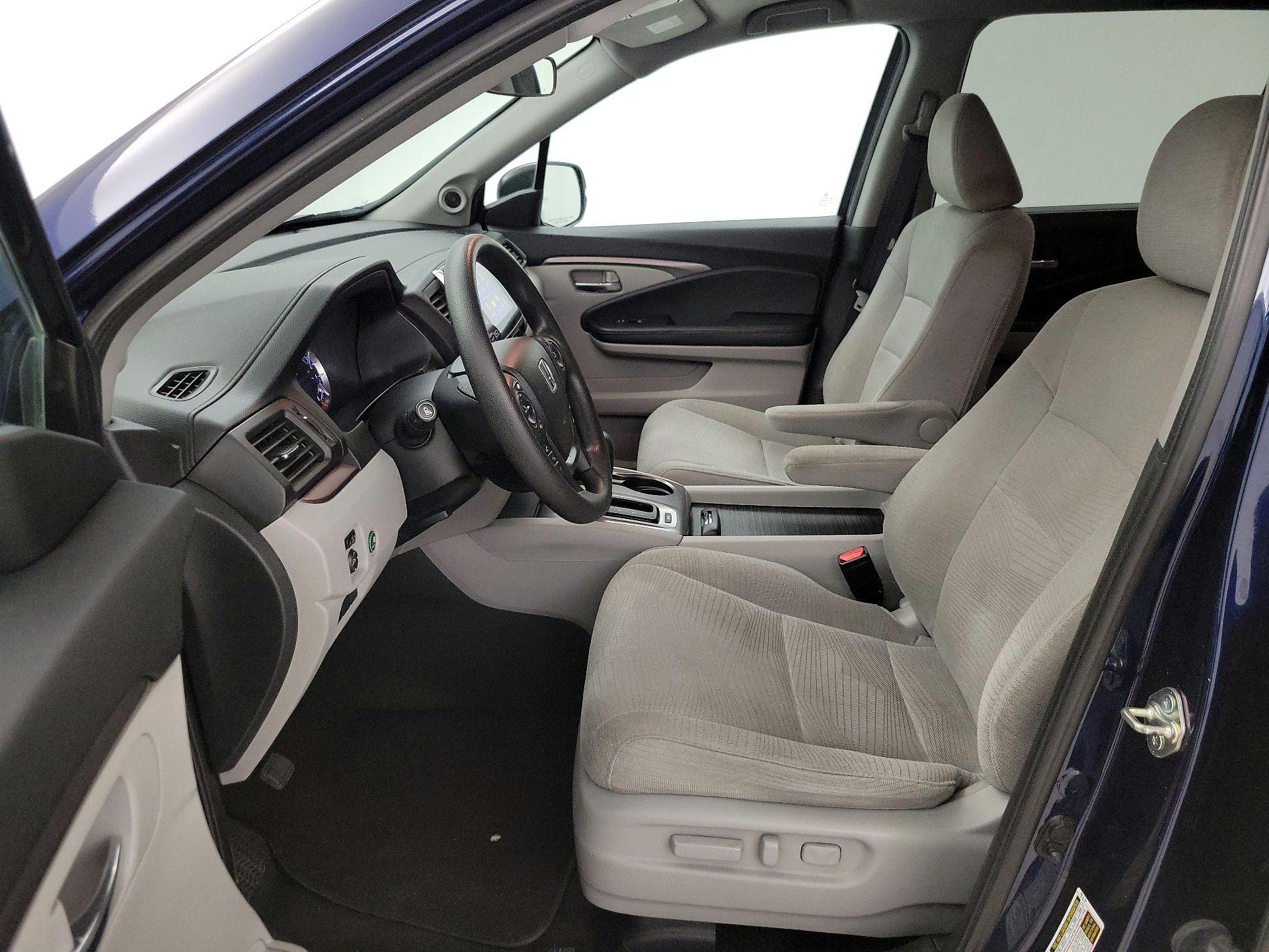 Thumbnail: 2016 Honda Pilot - 11